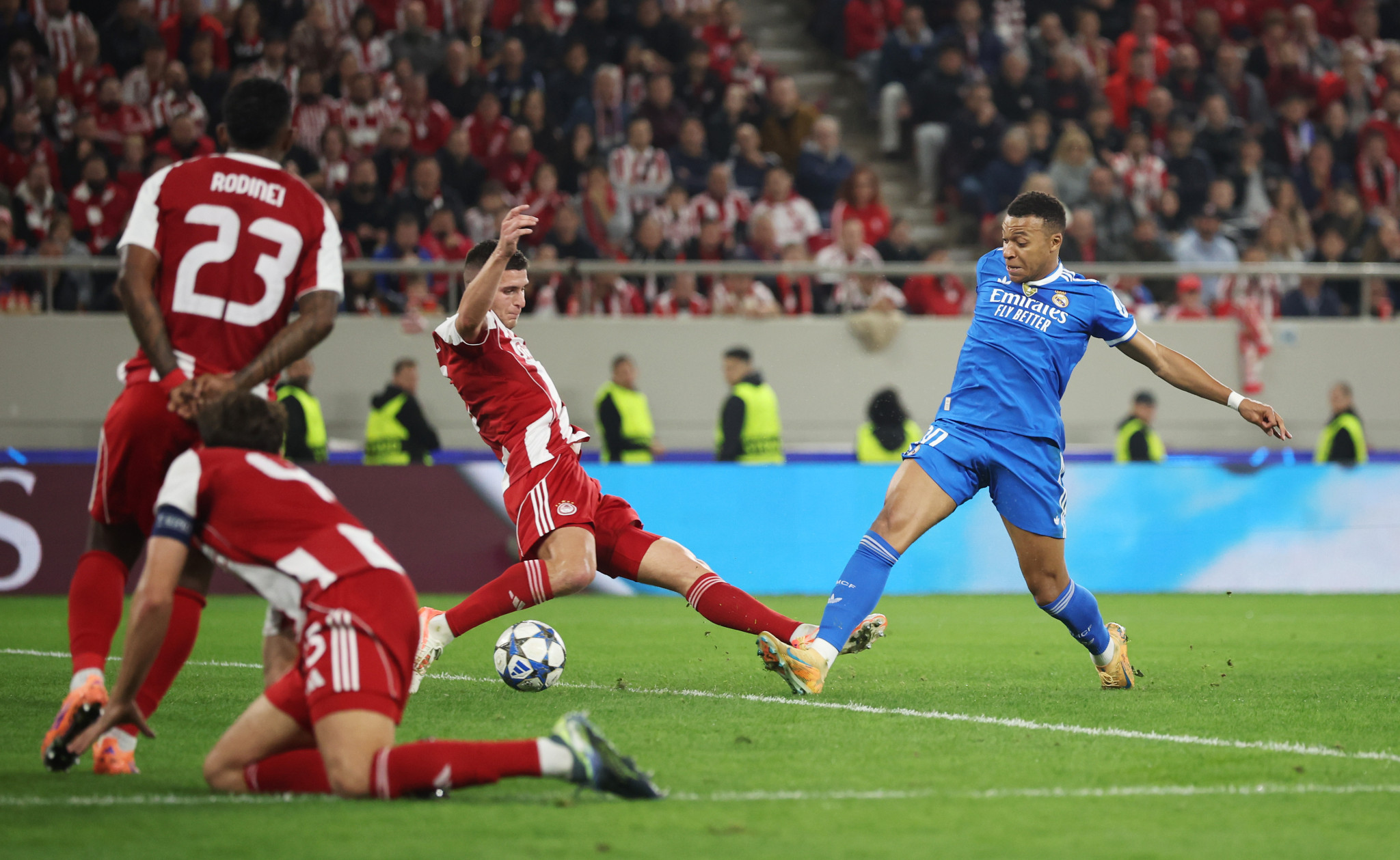 Ο Ολυμπιακός θα ζήσει ή θα πεθάνει με τον τρόπο του Μεντιλίμπαρ