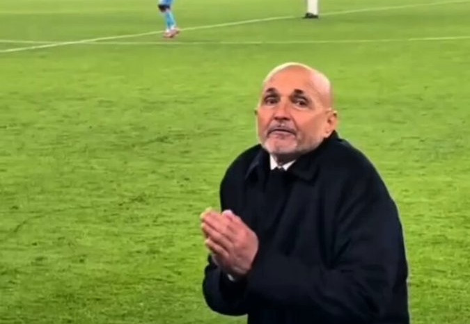 Τα πήρε ο Σπαλέτι και άνοιξε διάλογο την ώρα του ματς με οπαδούς της Γιουβέντους - «Πείτε μου τι θέλετε πια»