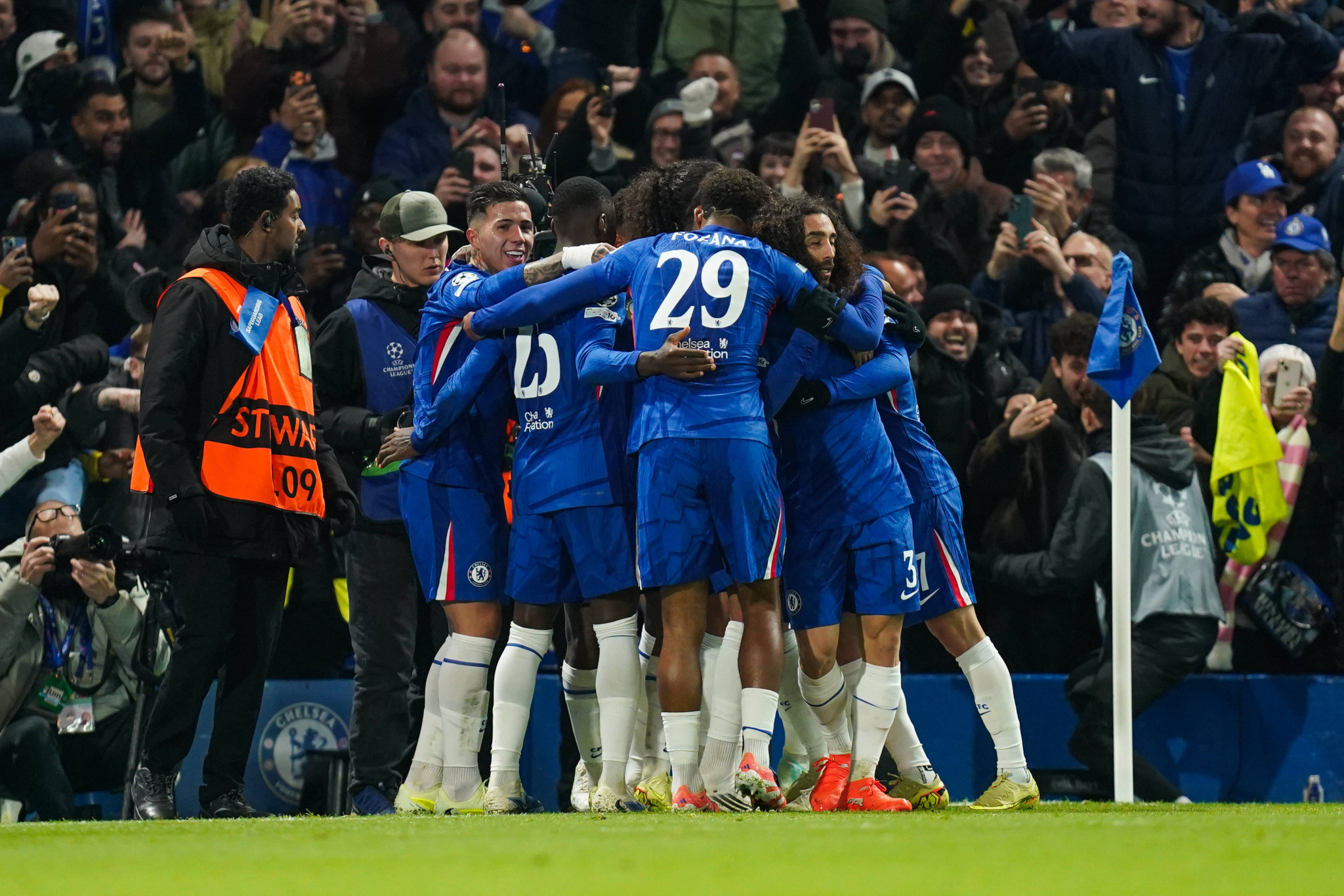 Άνοιξε το σκορ η Τσέλσι με αυτογκόλ του Κουντέ (video)