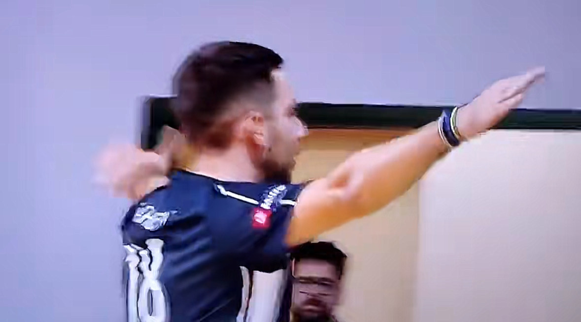 Η «απολογία» του Βλαχόπουλου για το υβριστικό σύνθημα σε βάρος του Παναθηναϊκού (video)