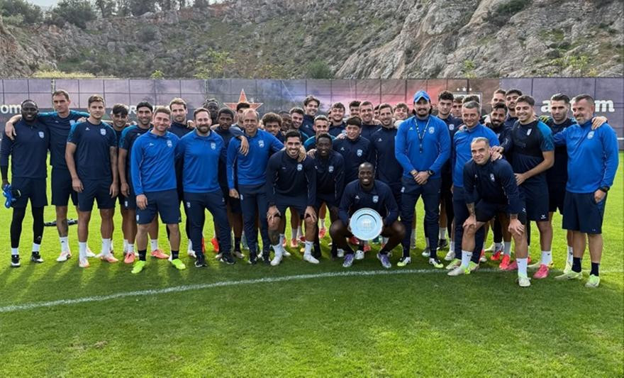 Ο Τεττέη παρέλαβε το βραβείο του Πρεσβευτή κατά του ρατσισμού