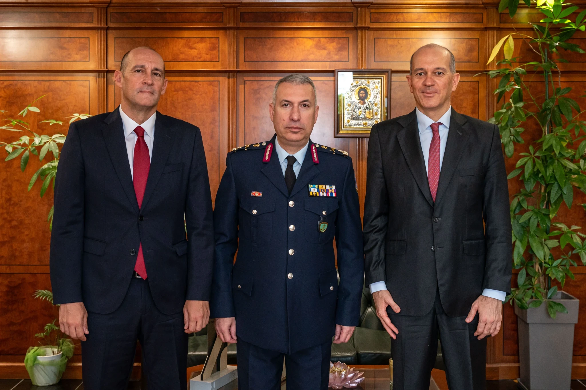 Συνάντηση των αδερφών Αγγελόπουλων με τον Αρχηγό της ΕΛ.ΑΣ.