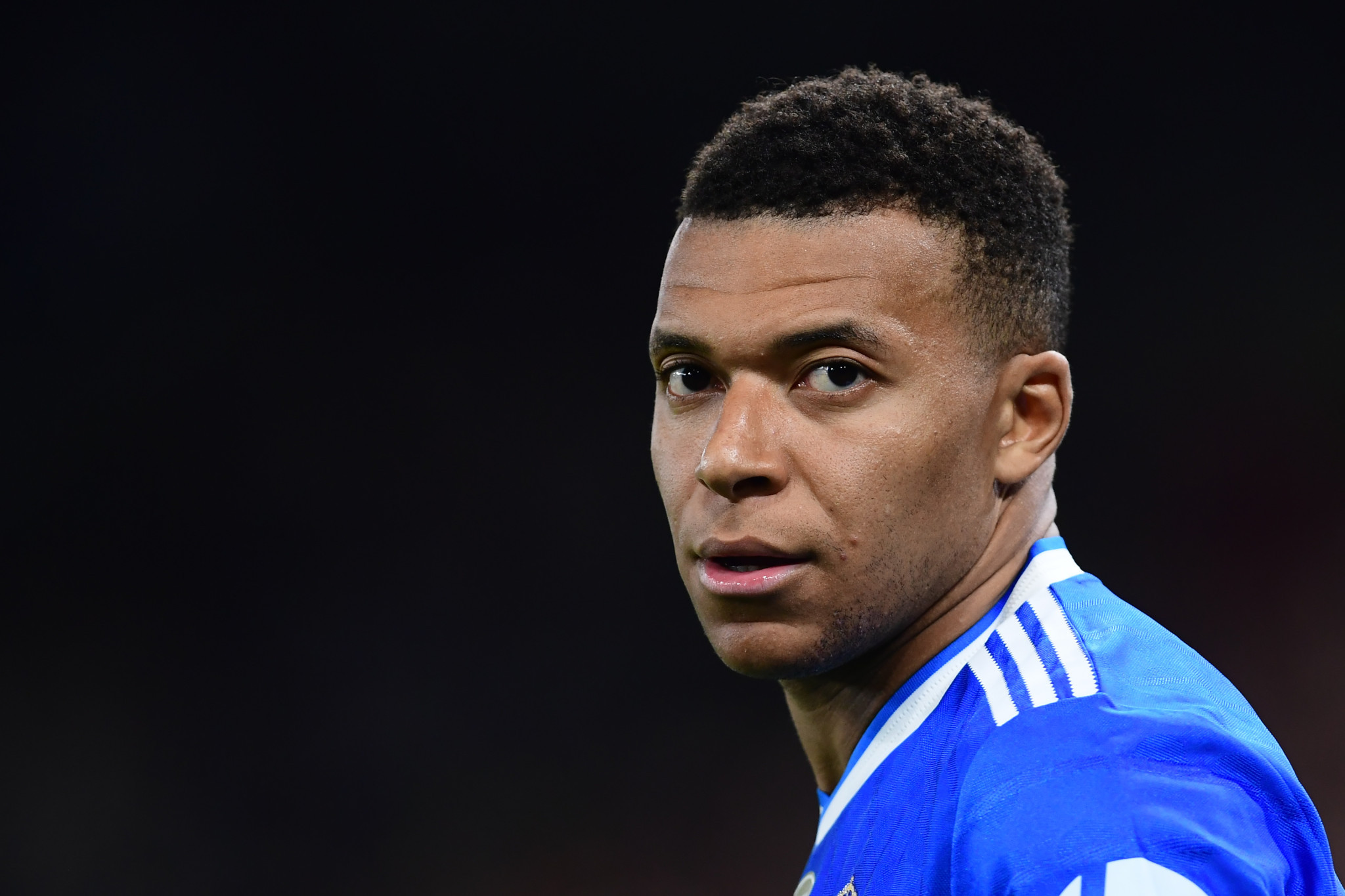 Τα... έχασε στο «Καραϊσκάκης» ο Εμπαπέ και πήγαινε ολοταχώς για τα αποδυτήρια του Ολυμπιακού (video)