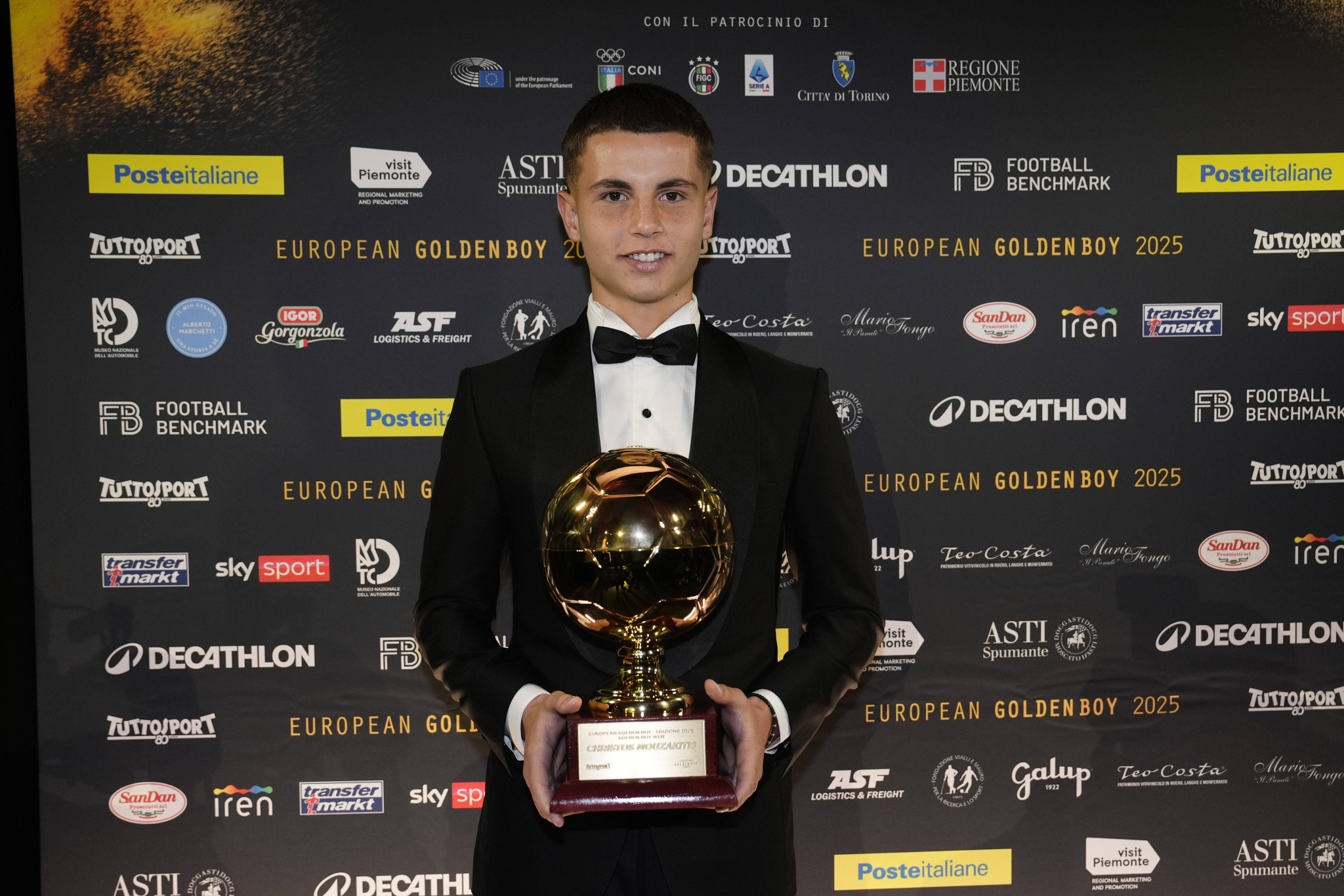 Ο Μουζακίτης κλήθηκε να απαντήσει εάν είναι καλύτερος από τον Γιαμάλ (video)