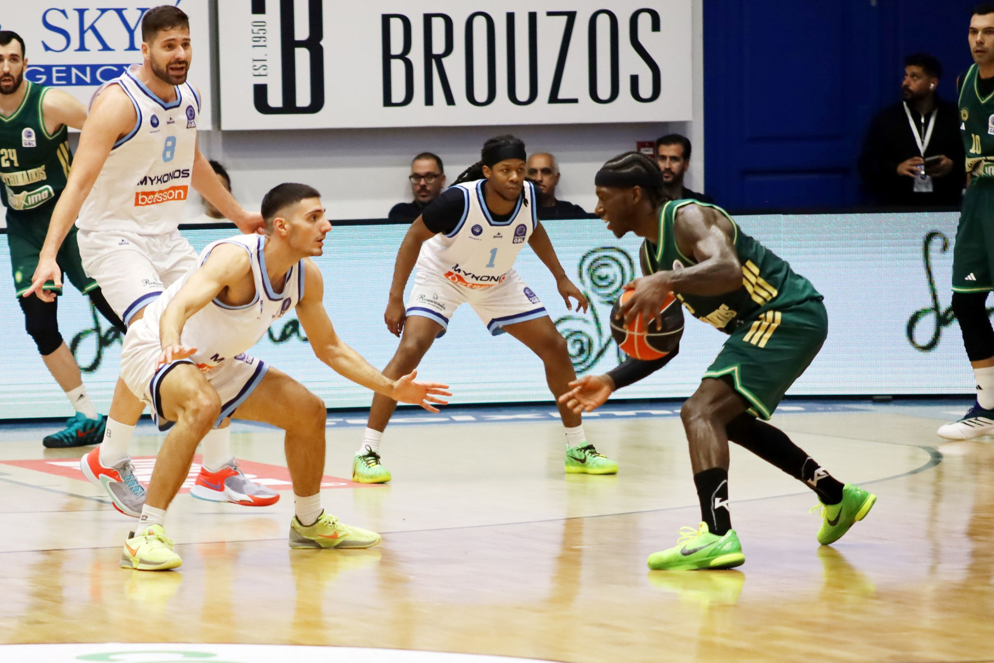 One... Ναν Show στη Μύκονο για τον Παναθηναϊκό!