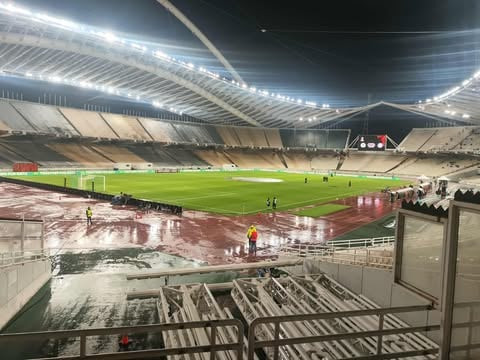 Αυτή είναι η εικόνα από τη βροχή στο ΟΑΚΑ αυτή την ώρα - «Χαλί» ο αγωνιστικός χώρος (video, photos)