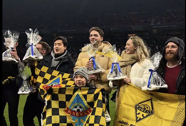 Αυτό είναι το ποδόσφαιρο: Η Κοπεγχάγη τίμησε τους 10 φιλάθλους της Καϊράτ που ταξίδεψαν για το παιχνίδι