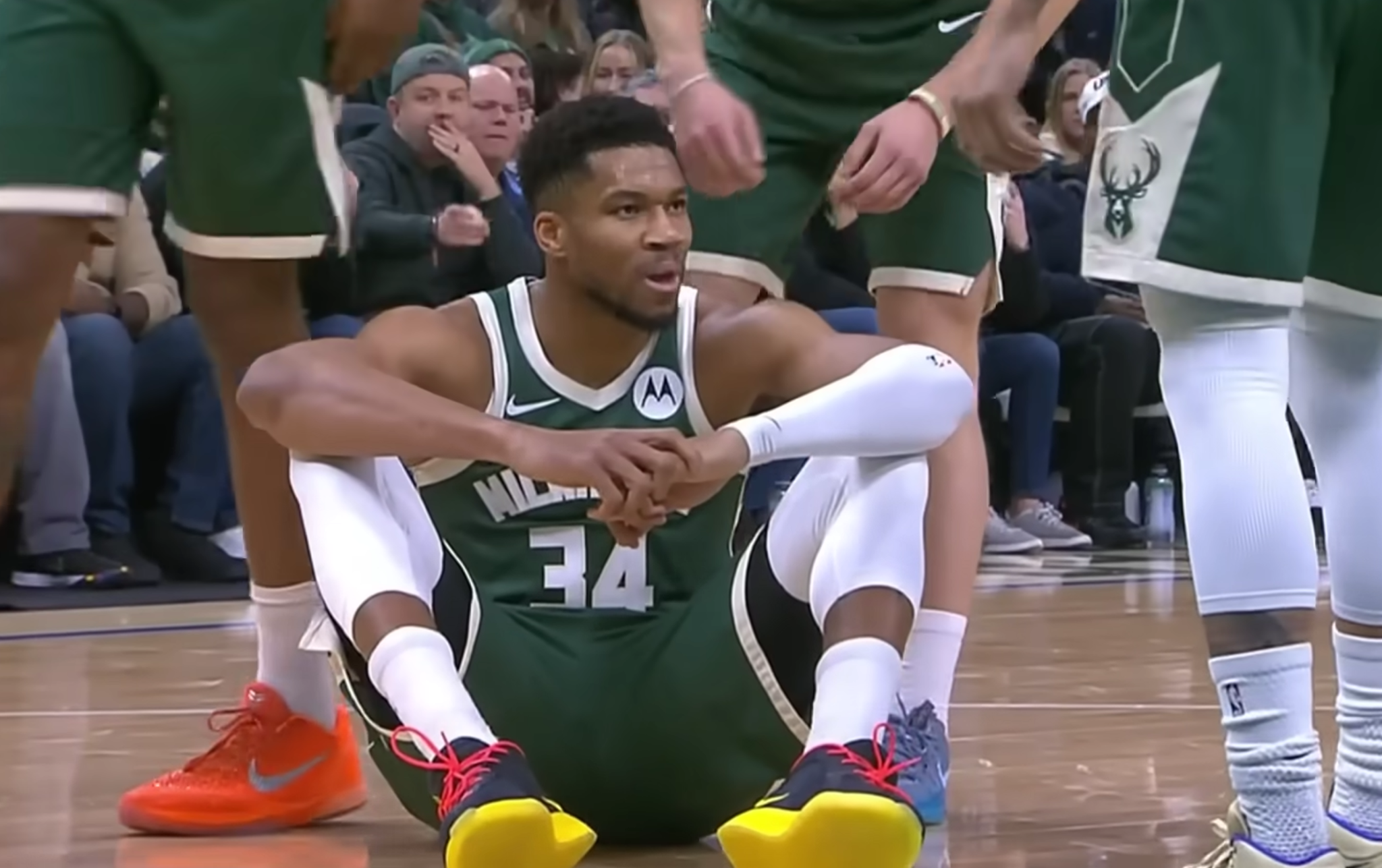 Η στιγμή του τραυματισμού του Γιάννη - Πως χτύπησε και πώς αντέδρασε (video)