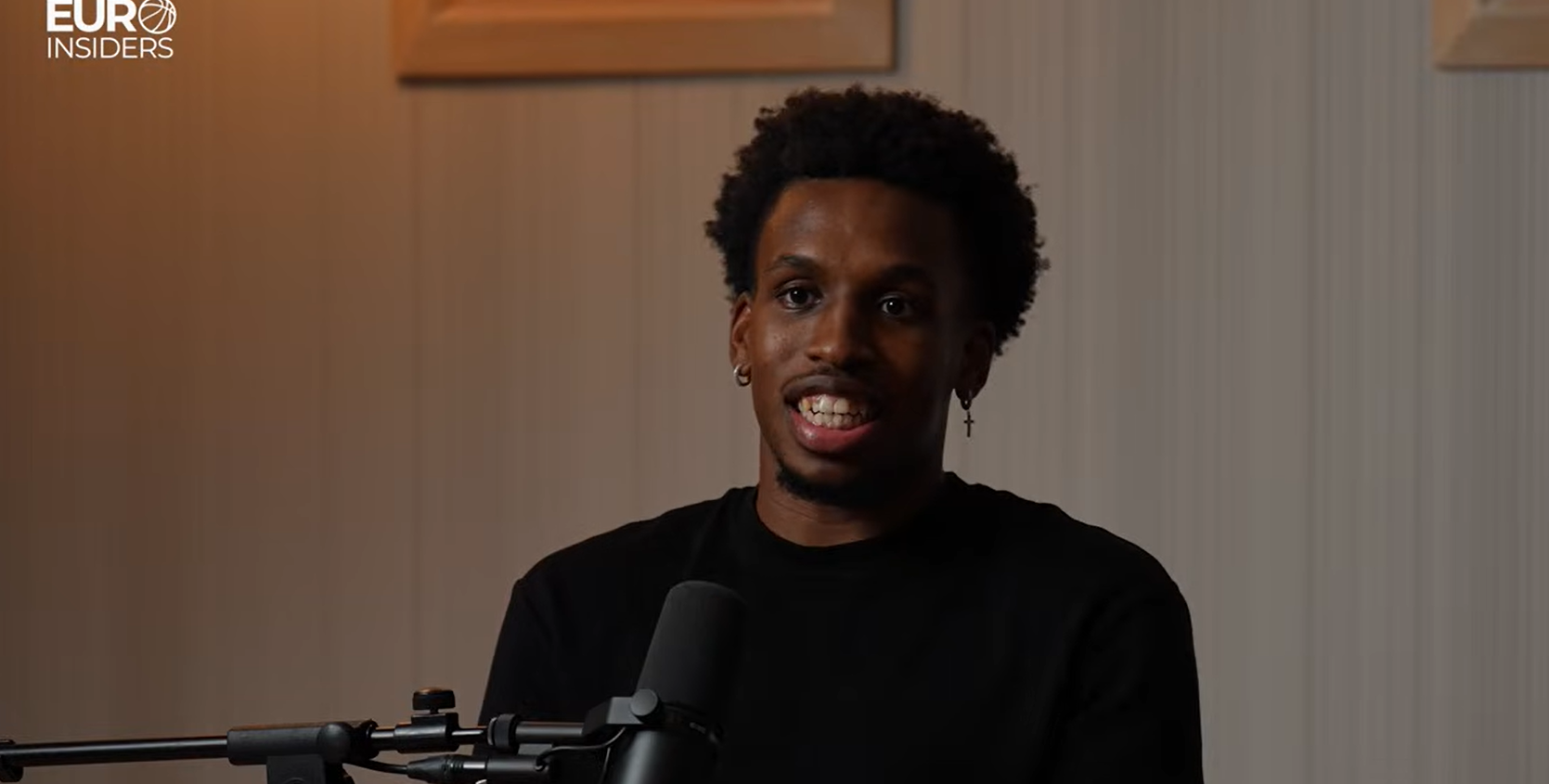 Σορτς: «Αυτό έπρεπε να κάνω για να ταιριάξω στο σύστημα του Αταμάν...» (video)