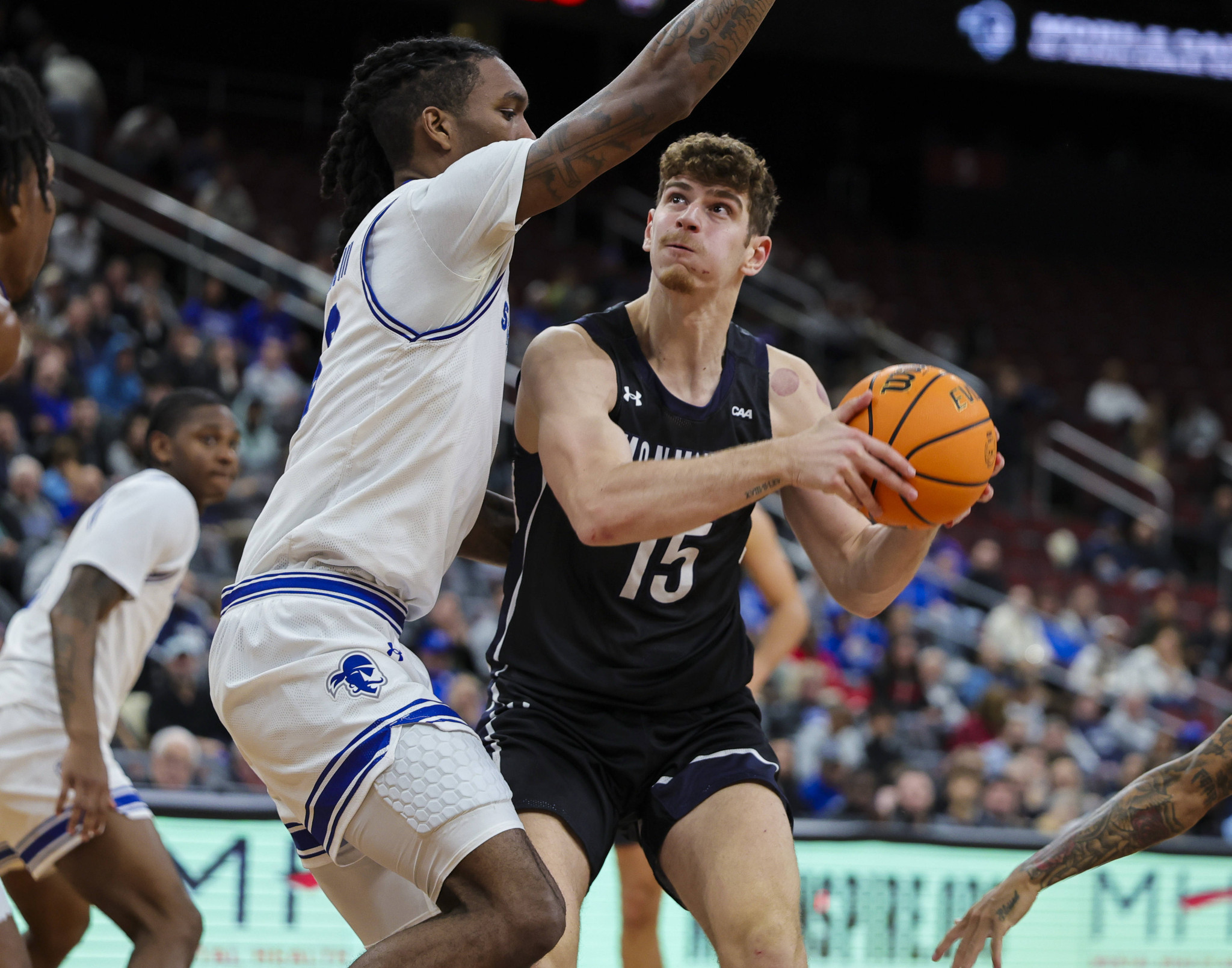 Ο Σπάρταλης «έλαμψε» ξανά στο NCAA αυτή την φορά σε ελληνική «μονομαχία»