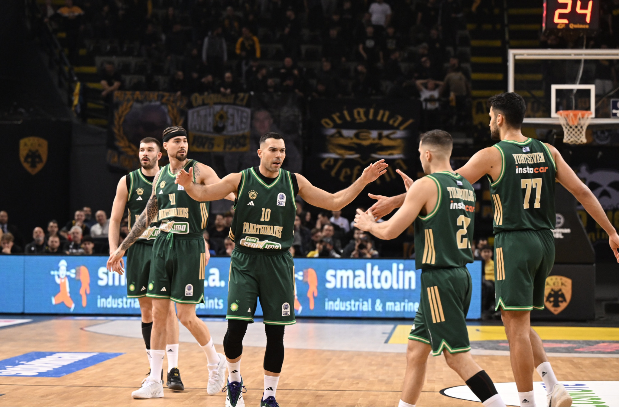 «Ομοβροντία» τριπόντων του Παναθηναϊκού στα Λιόσια και 65 πόντοι σε ένα ημίχρονο κόντρα στην ΑΕΚ (videos)