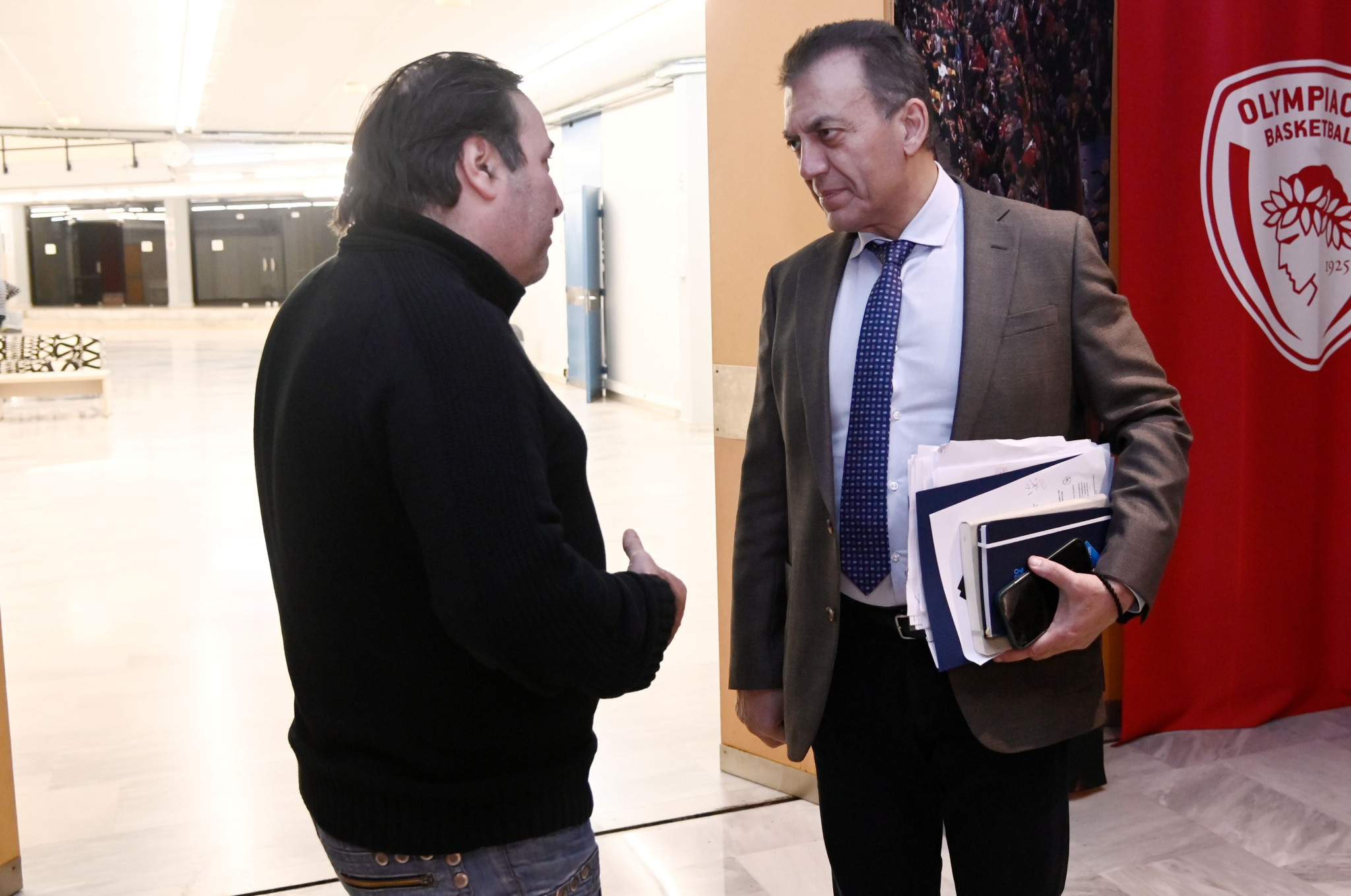 Βρούτσης στο Athletiko: «Μετά την υπογραφή της σύμβασης η ευθύνη του ΣΕΦ θα ανήκει στον Ολυμπιακό» (video)