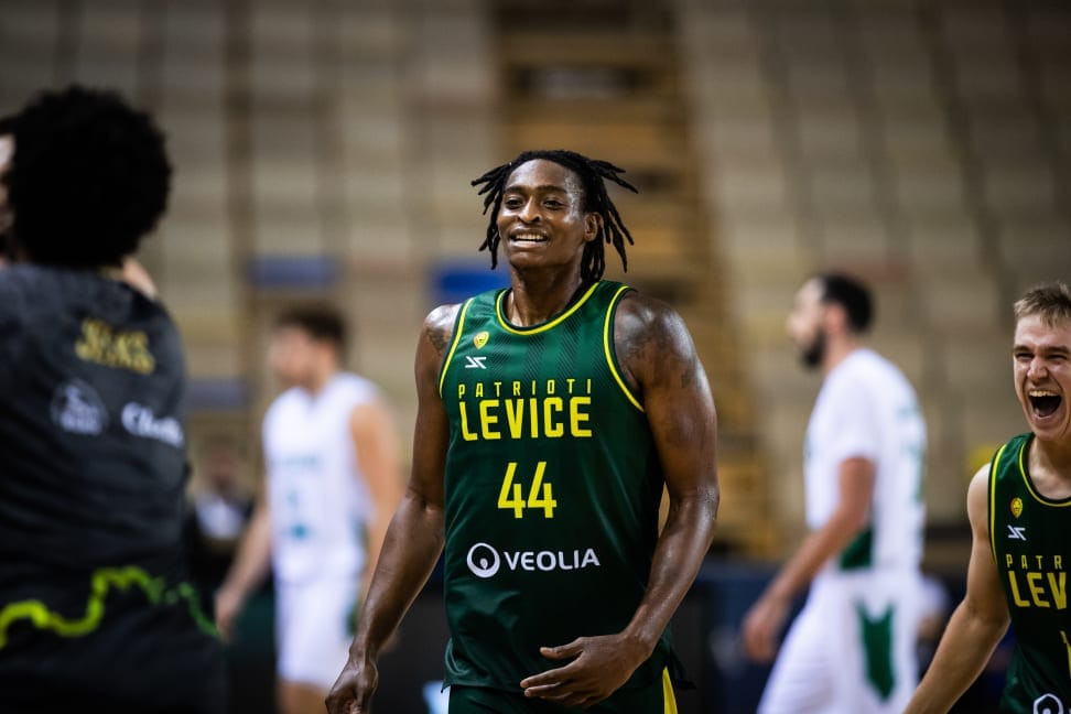 Η Μύκονος κλείνει τον Καρλ Γκαμπλ για την front line