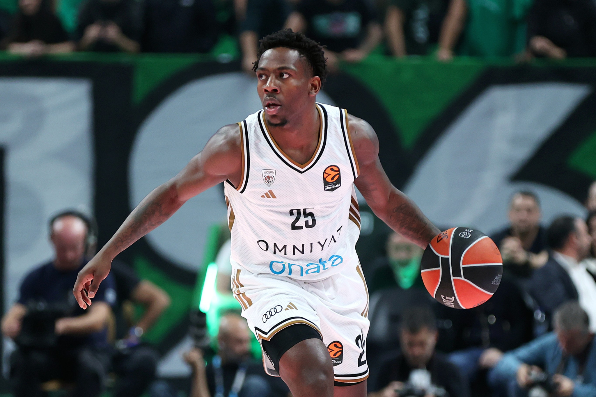 Τρομερή ανατροπή και νίκη της Dubai επί της Μπάγερν με buzzer beater του ΜακKίνλεϊ Ράιτ