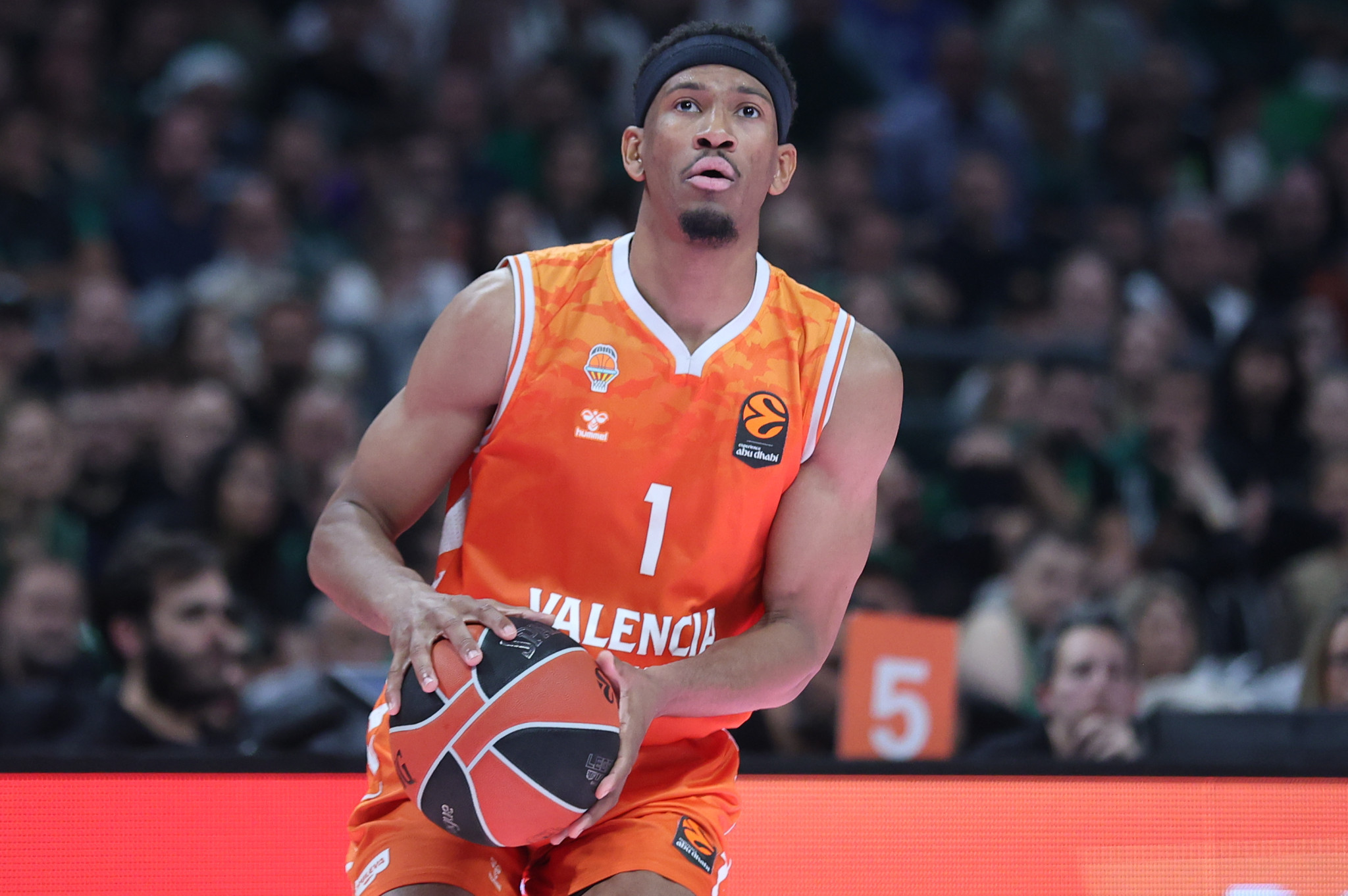 Ο Τέιλορ «ξέρανε» την Μπασκόνια με buzzer-beater μέσα στη Βιτόρια