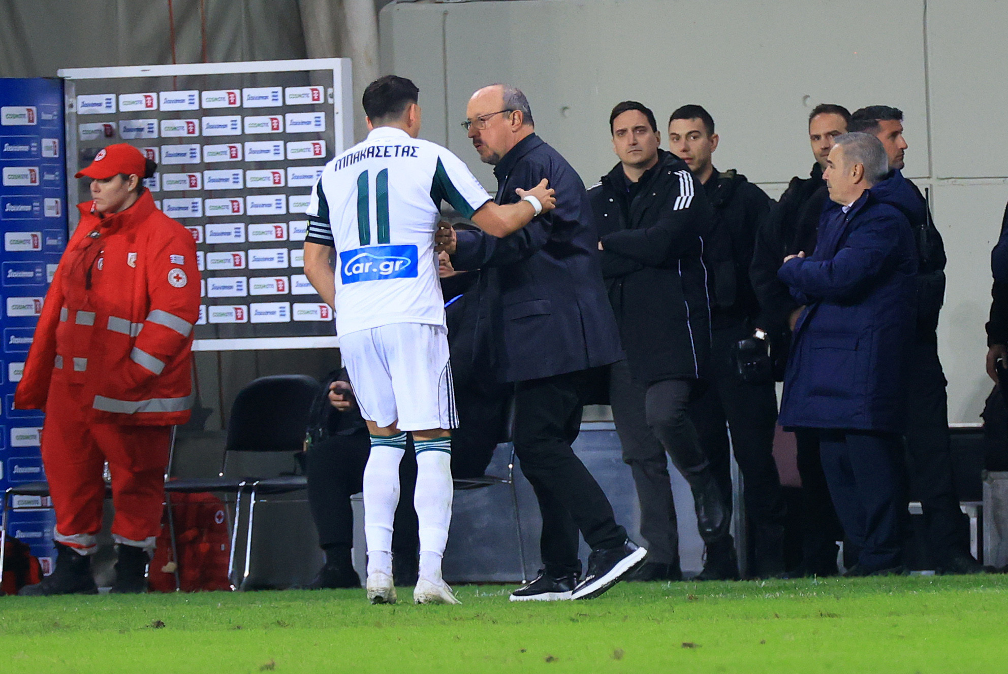 Τι είπε στον Μπενίτεθ ο Μπακασέτας αμέσως μετά το γκολ του (video)