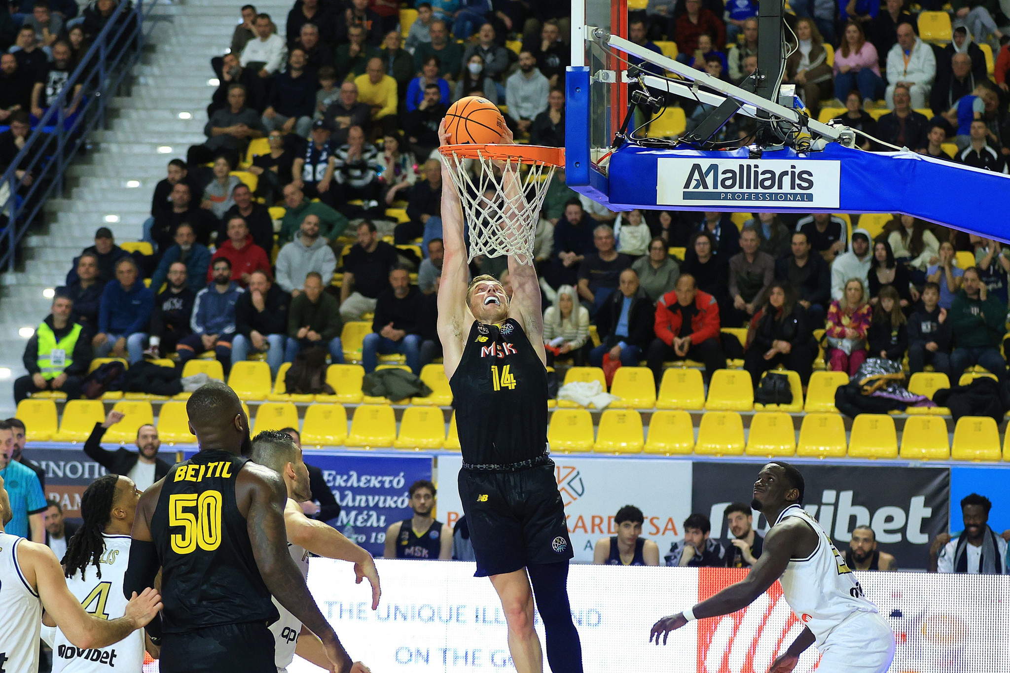 Η Μερσίν πέρασε δια περιπάτου από την Καρδίτσα του... ολομόναχου Τζέφερσον