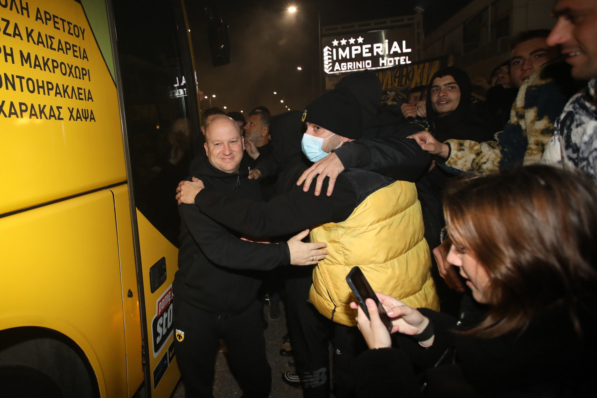 Αποθεωτική υποδοχή της ΑΕΚ στο Αγρίνιο (photos)