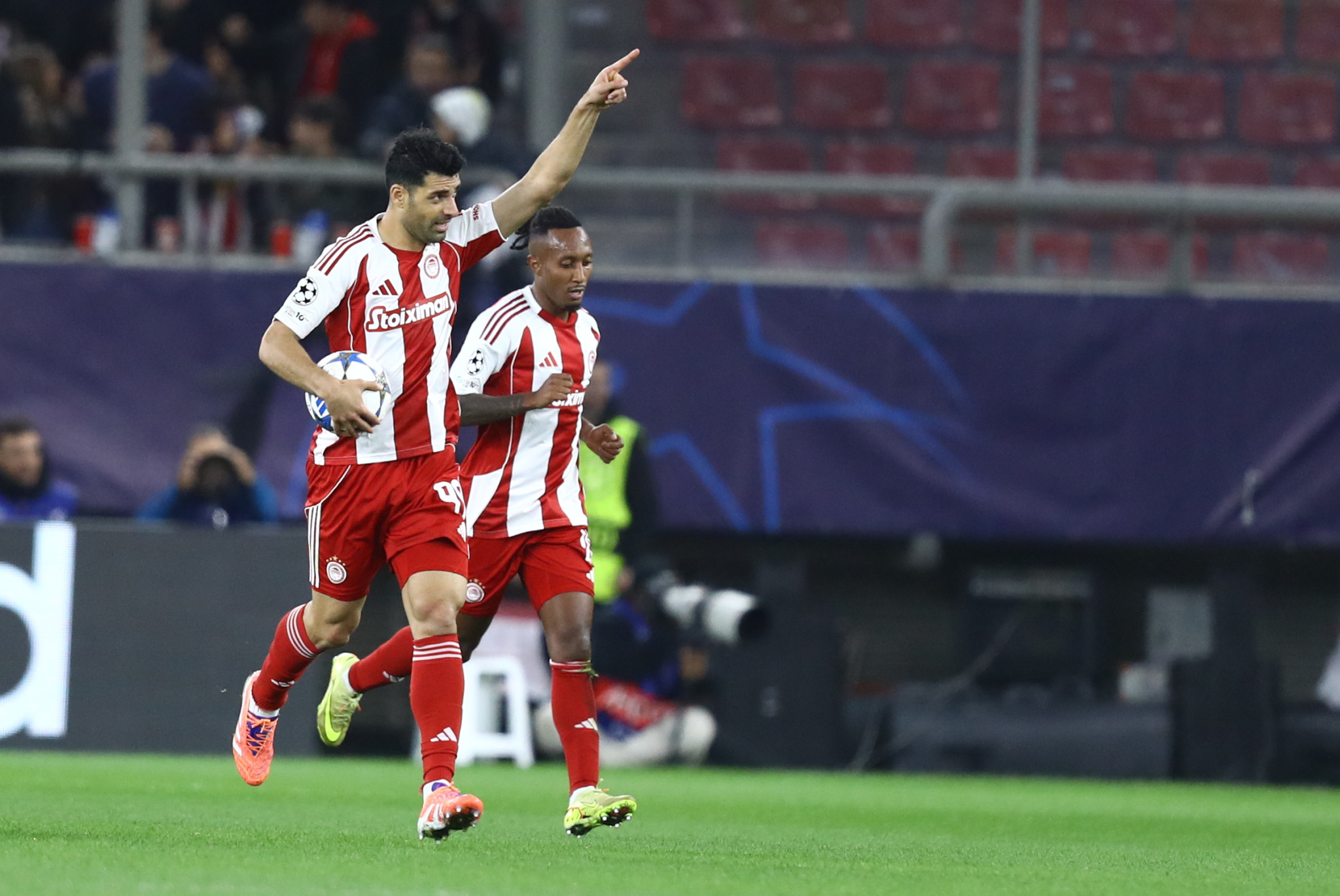 Τι θέλει σήμερα ο Ολυμπιακός κόντρα στην Καϊράτ - Τι συμβαίνει σε περίπτωση νίκης ή ισοπαλίας