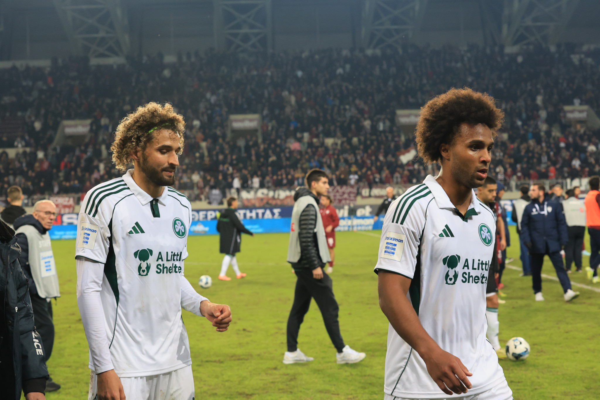 Δημοσιογράφοι του ΣΚΑΪ πρότειναν πρόστιμα στους παίκτες του Παναθηναϊκού για την γκέλα στη Λάρισα (video)