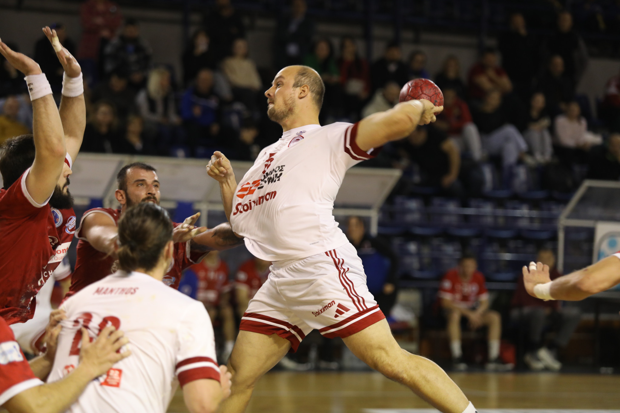Ολυμπιακός και ΠΑΟΚ καταδιώκουν την ΑΕΚ στην Handball Premier