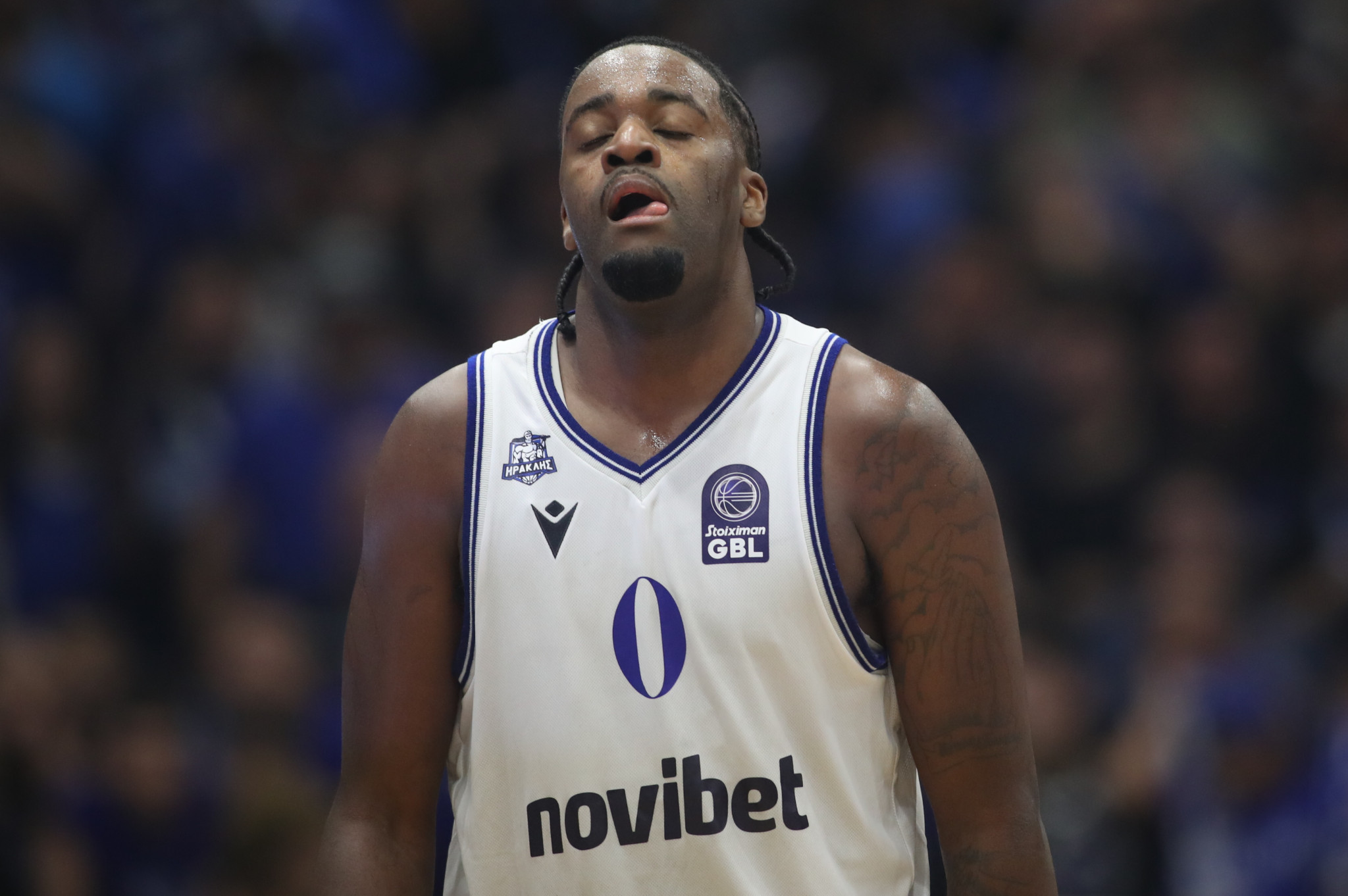 Ο Ηρακλής κατέρρευσε στα τελευταία λεπτά και ηττήθηκε από την Ντουμπράβα