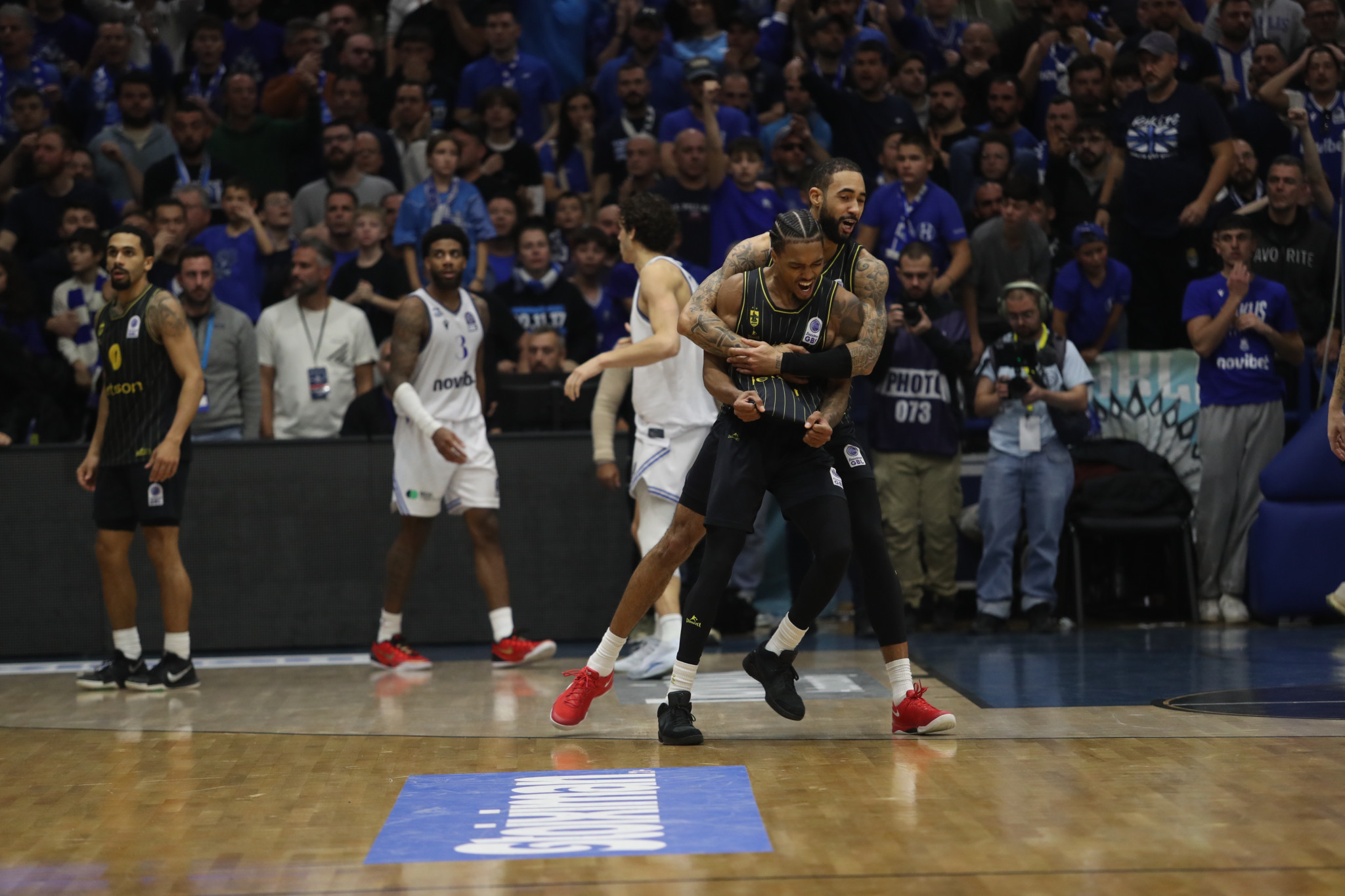 Το καλάθι του Τζόουνς που έκρινε το ντέρμπι ανάμεσα σε Ηρακλή και Άρη (video)