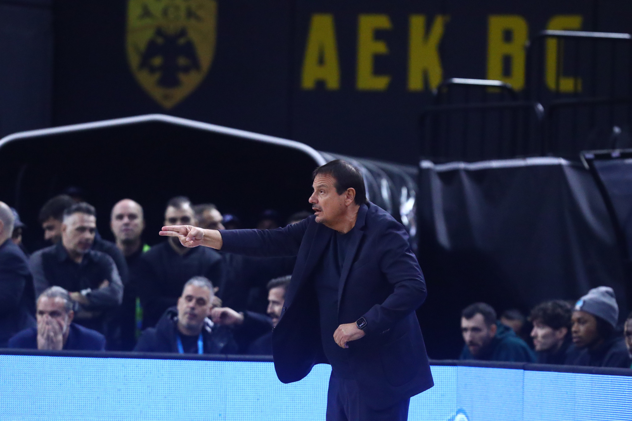 Αταμάν: «Θα δούμε τη Δευτέρα αν είναι σε θέση να παίξουν οι Χολμς και Οσμάν» (video)