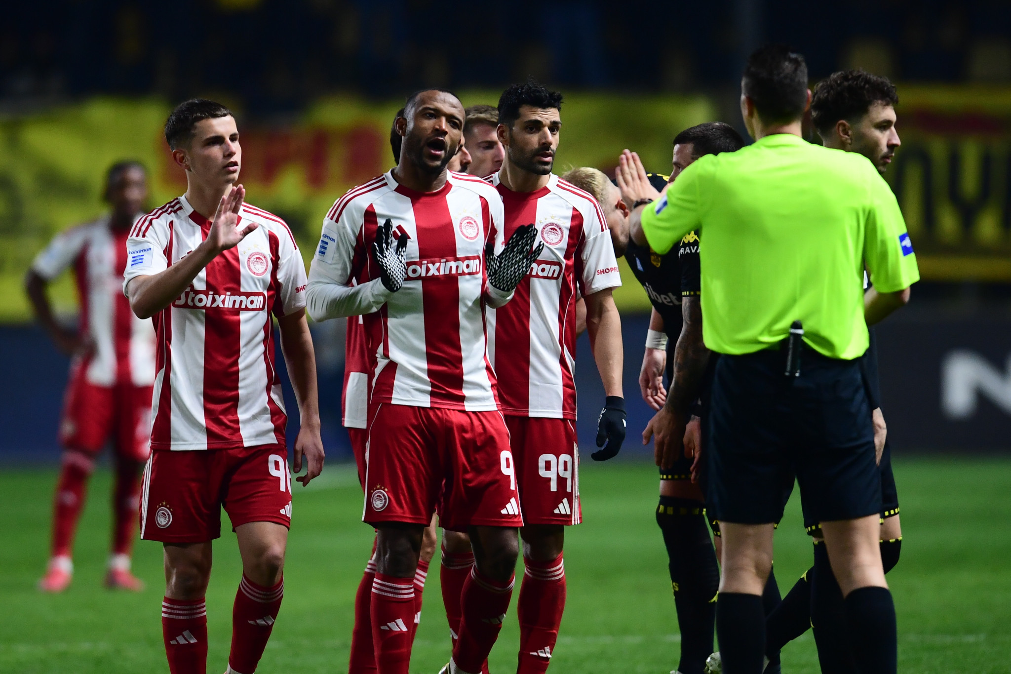 «Επίθεση» Ολυμπιακού σε Λανουά και ΕΠΟ: «Οσο κι αν προσπαθούν, δε θα μας σταματήσουν»