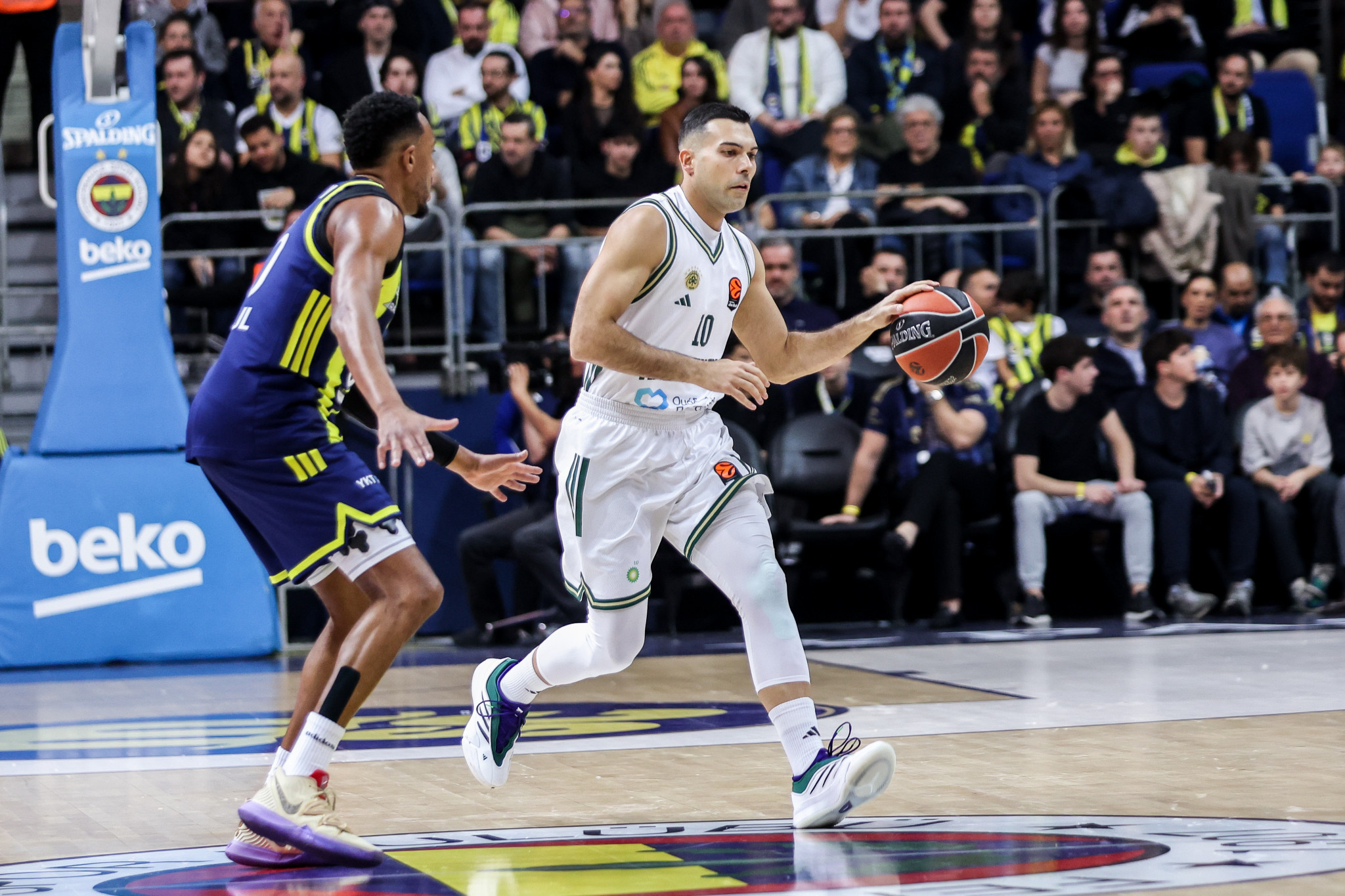 Θετικές οι πρώτες εκτιμήσεις για τον τραυματισμό του Σλούκα