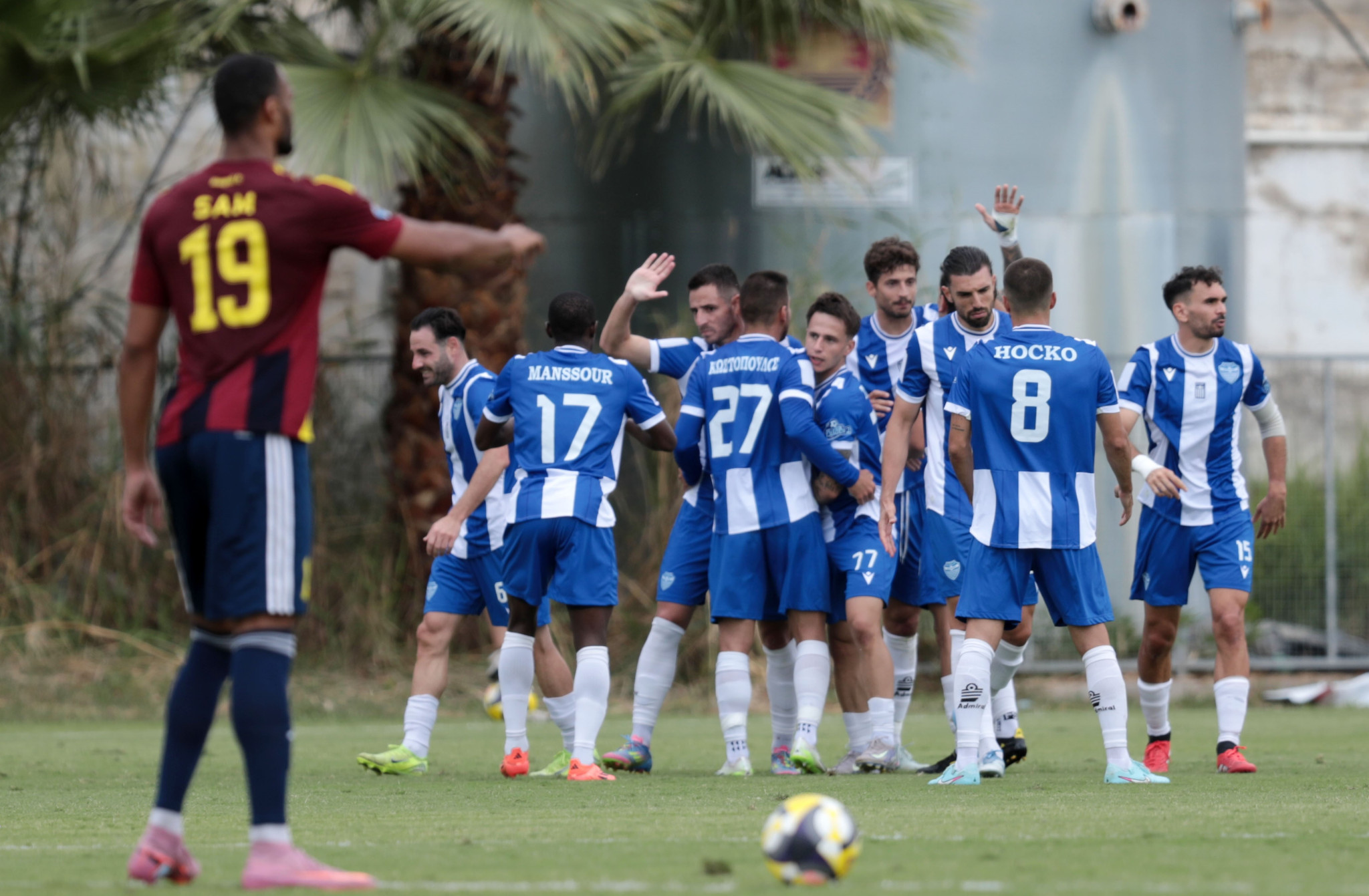 Περίπατος για το Αιγάλεω απέναντι στην Ηλιούπολη