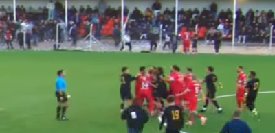 Χαμός στο Χερσόνησος - Εργοτέλης: Πρώην παίκτης του Παναθηναϊκού κουτούλησε αντίπαλο! (video)