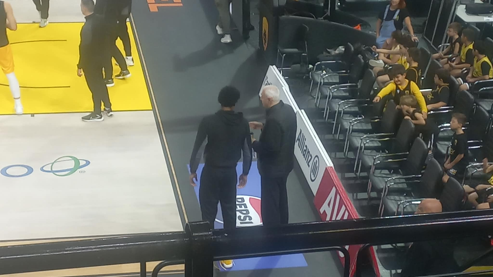 Τα... ιδιαίτερα του Σάκοτα στον Μπράουν λίγο πριν το ματς της ΑΕΚ με την Λεβίτσε (video)