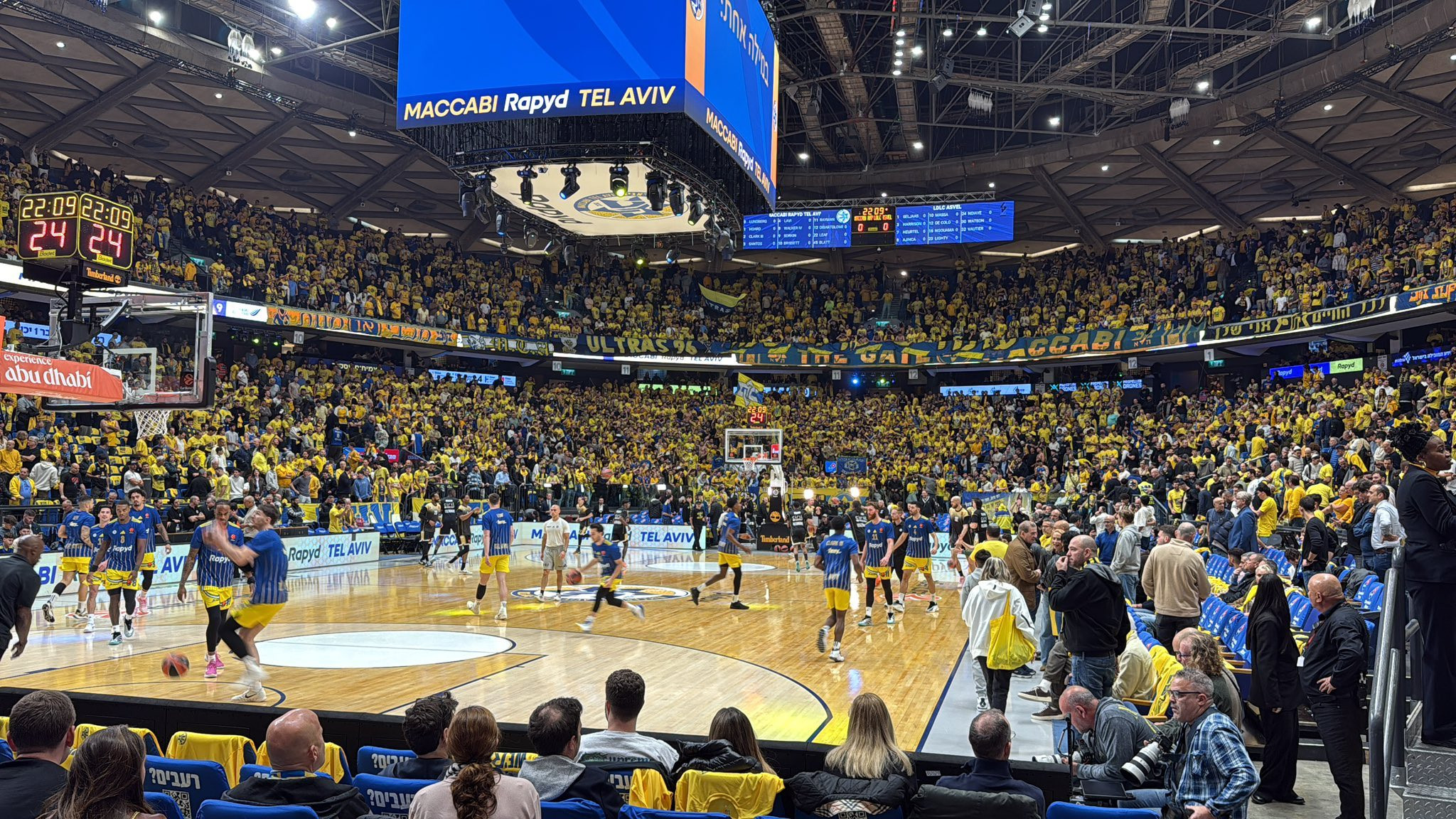 Η Euroleague επέστρεψε στο Ισραήλ και οι φίλοι της Μακάμπι γέμισαν τη Menora Mivtachim Arena
