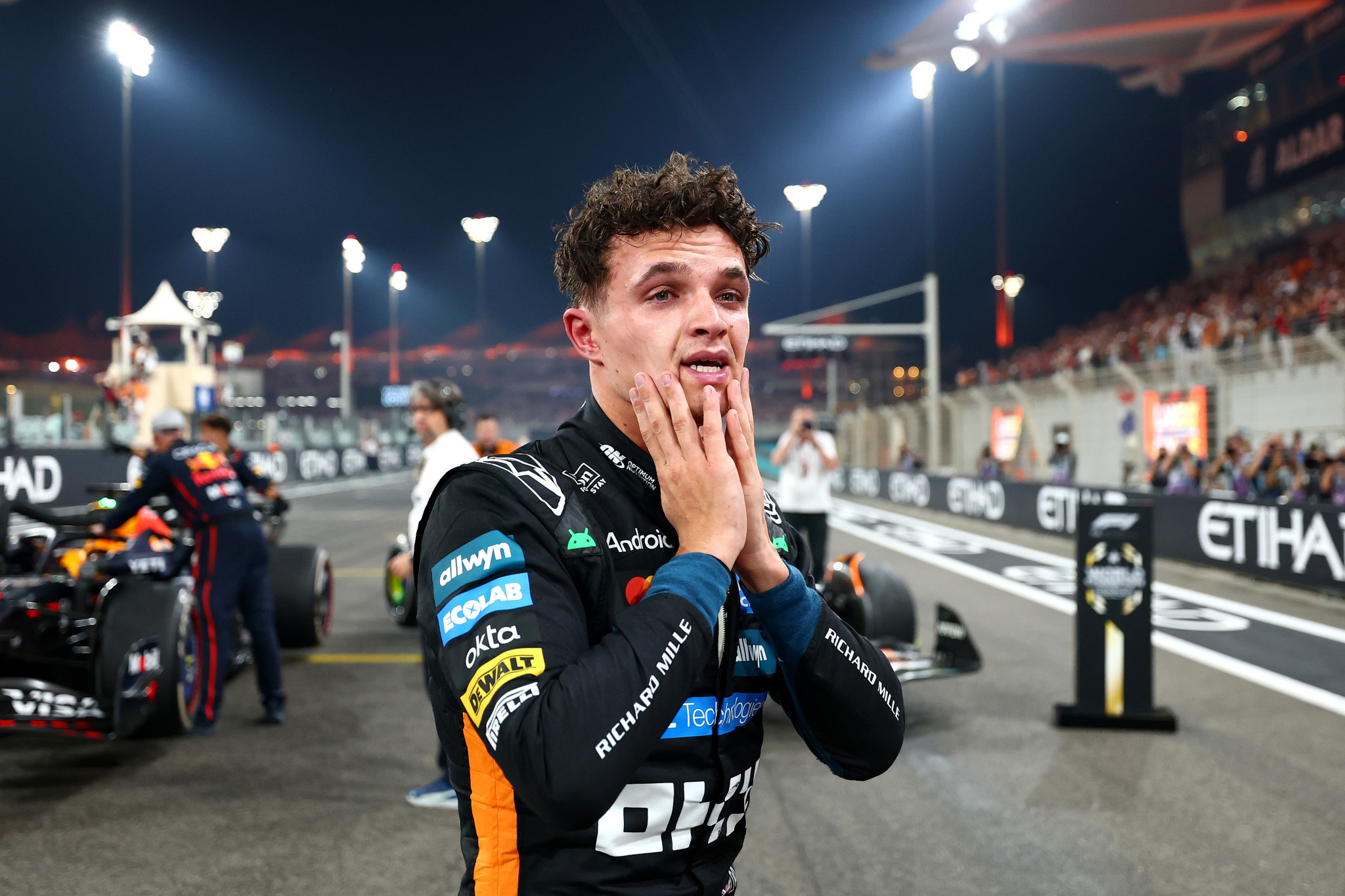 Το κλάμα του Λάντο Νόρις όταν κατάλαβε ότι είναι Παγκόσμιος πρωταθλητής (video)