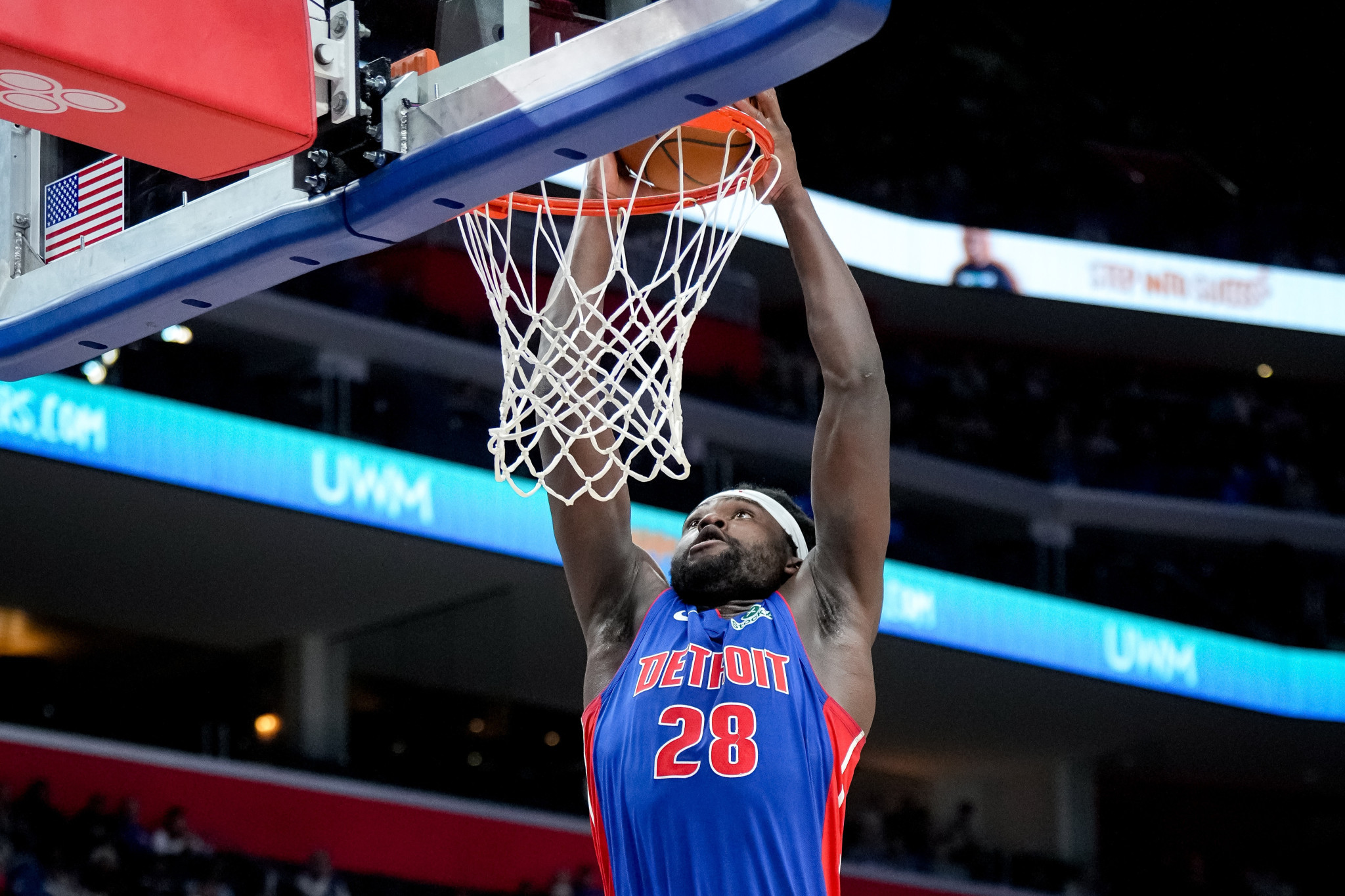 Συνεχίζουν ακάθεκτοι οι Πίστονς, ανεβαίνουν οι Μάβερικς