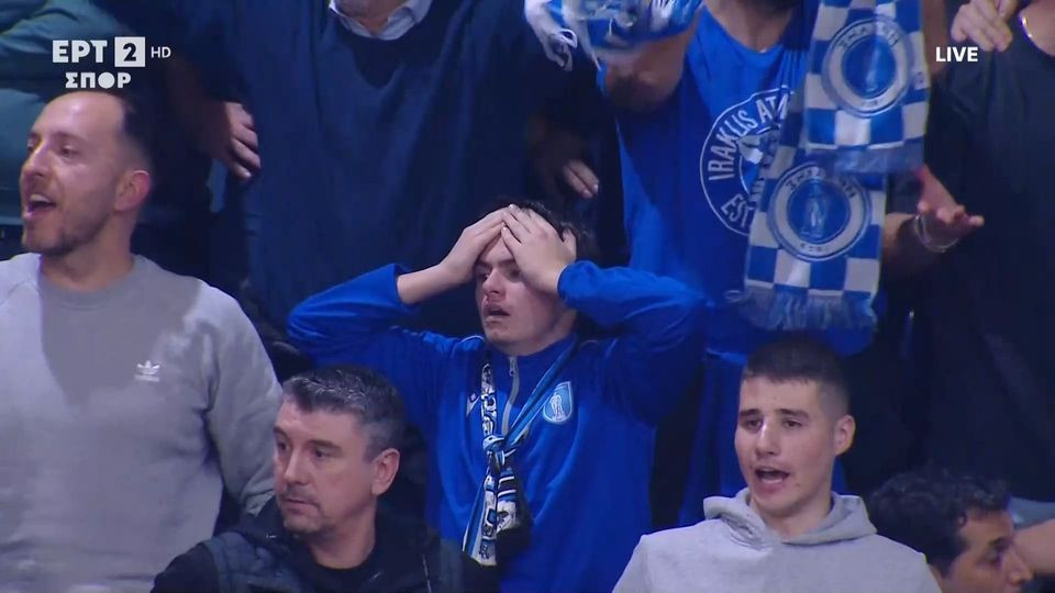 Έπιαναν τα κεφάλια τους: Η αντίδραση των φίλων του Ηρακλή σε ασύλληπτο τρίποντο του Φόρμαν (video)