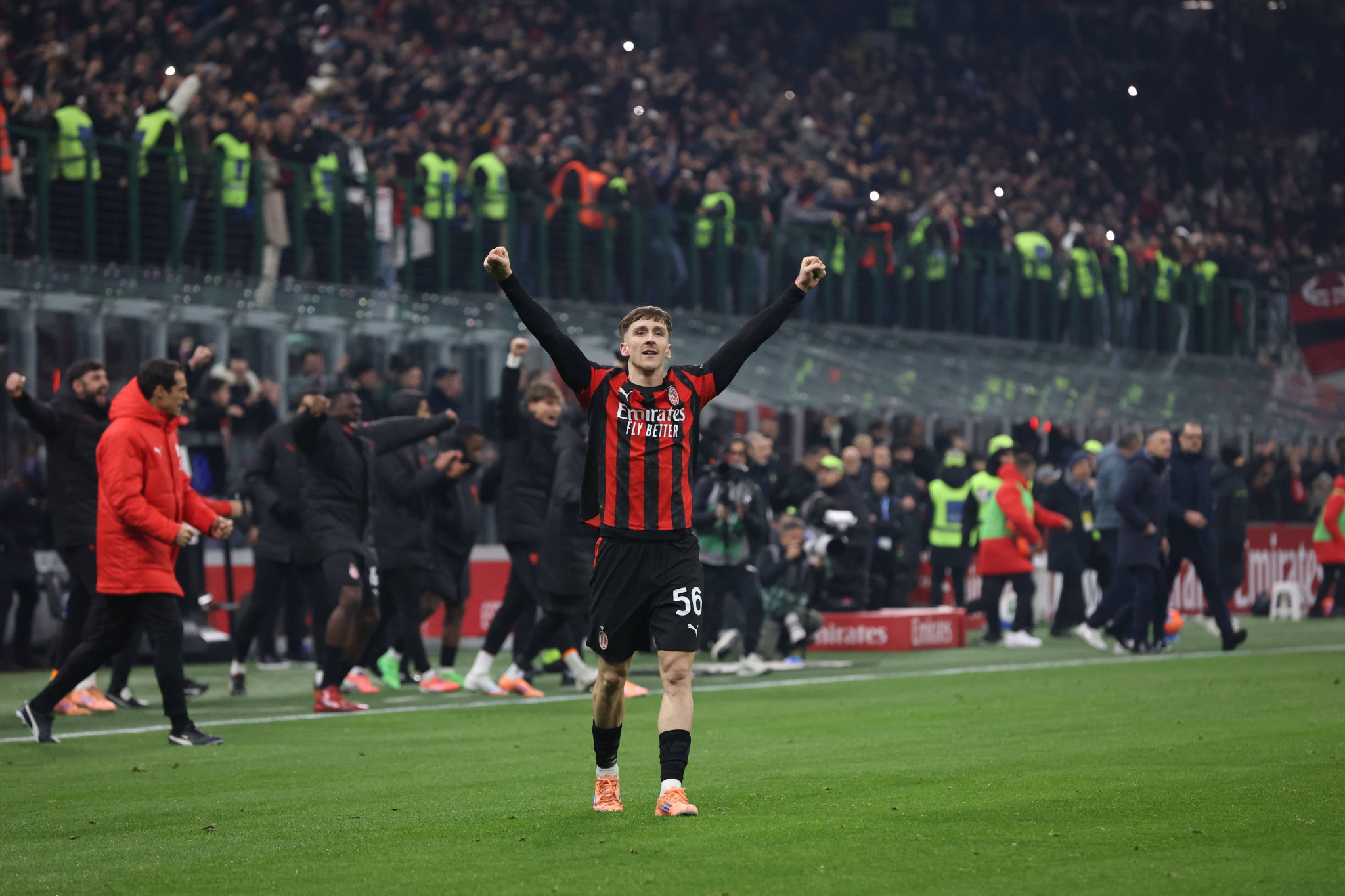 Ανανέωσε με την Μίλαν μέχρι το 2031 ο Σαλεμάκερς