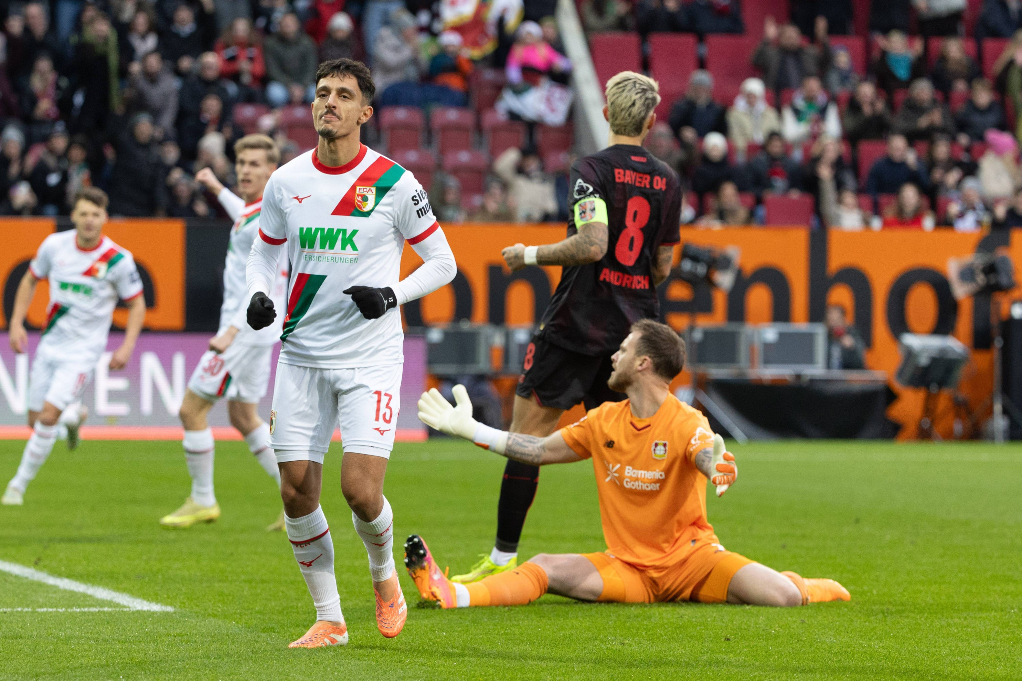 Ο Γιαννούλης άνοιξε το σκορ για την Άουγκσμπουργκ κόντρα στη Λεβερκούζεν (video)