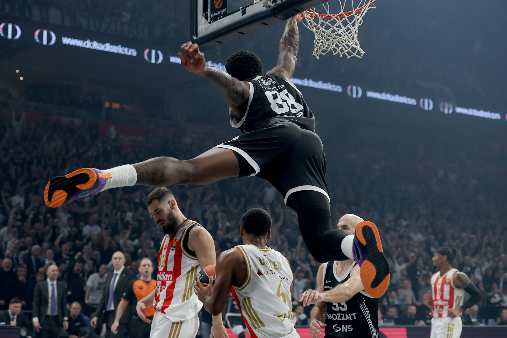 Ο ορισμός του ντέρμπι! Η Παρτίζαν επέστρεψε από το... πουθενά και νίκησε τον Ερυθρό Αστέρα