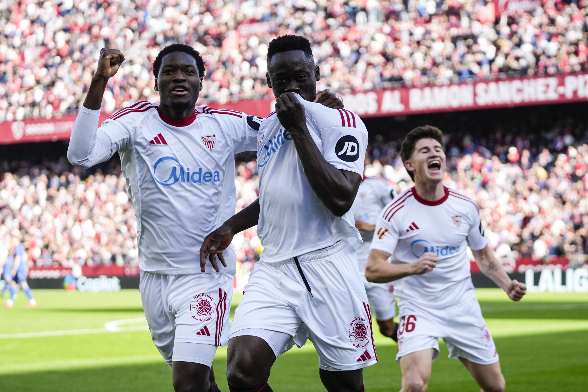 «Ανάσα» για τη Σεβίλλη του Αλμέιδα, κέρδισε την Οβιέδο κι επέστρεψε στα τρίποντα