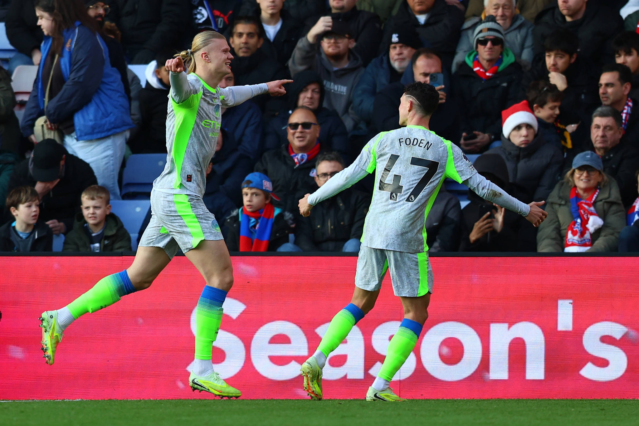 Συνεχίζει τη «καταδίωξη» της Άρσεναλ η Σίτι - Ασταμάτητη η Άστον Βίλα, τεράστια νίκη για Νότιγχαμ