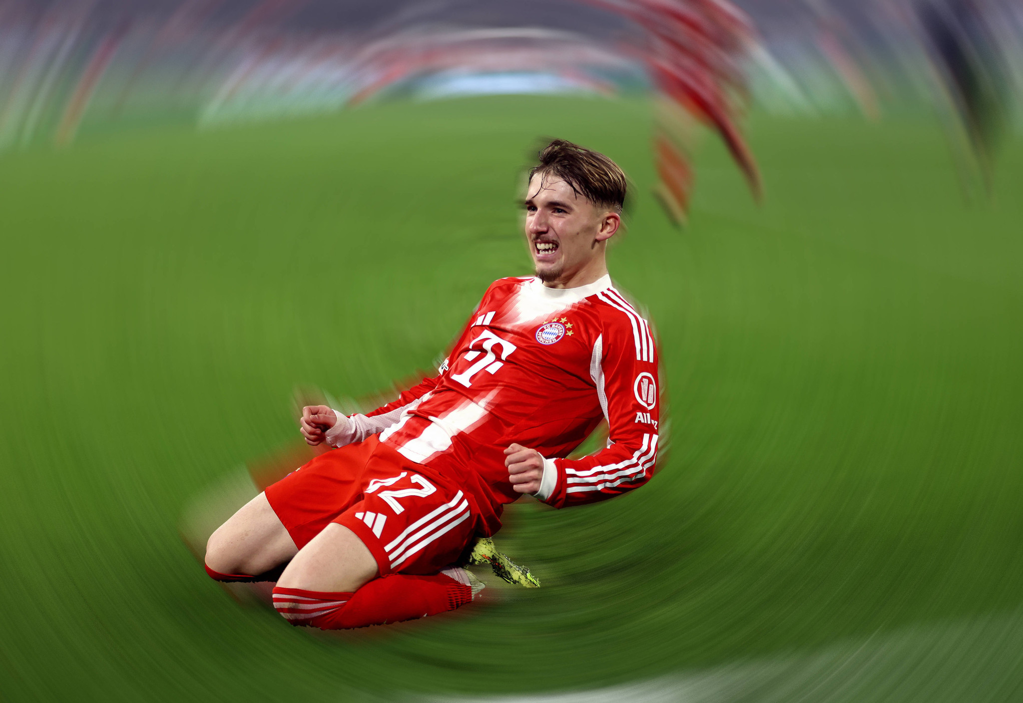 Στα 17 του είναι ήδη καλύτερος από τον Εμπαπέ και θέλει να ξεπεράσει τον Μέσι - Το νέο διαμάντι της Μπάγερν