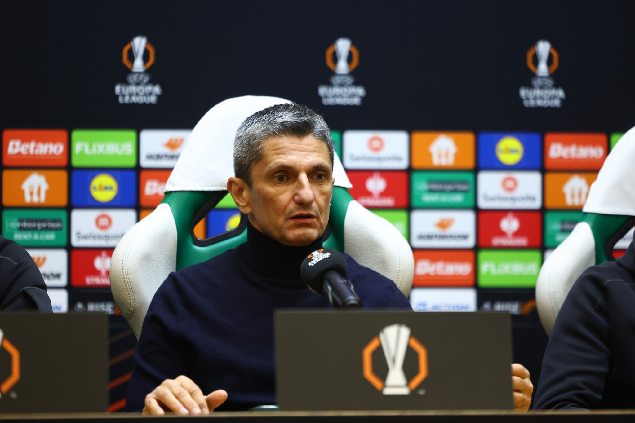 Λουτσέσκου: «Μύθου και Τσάλοφ να δώσουν το 100% - Είμαστε δυνατή ομάδα»