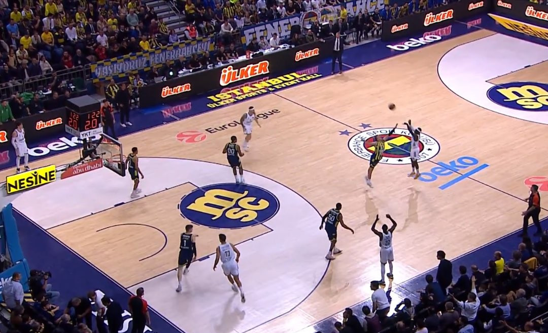 Τι έβαλε: Το ασύλληπτο τρίποντο του Ναν από... το ΟΑΚΑ κόντρα στη Φενέρμπαχτσε (video)