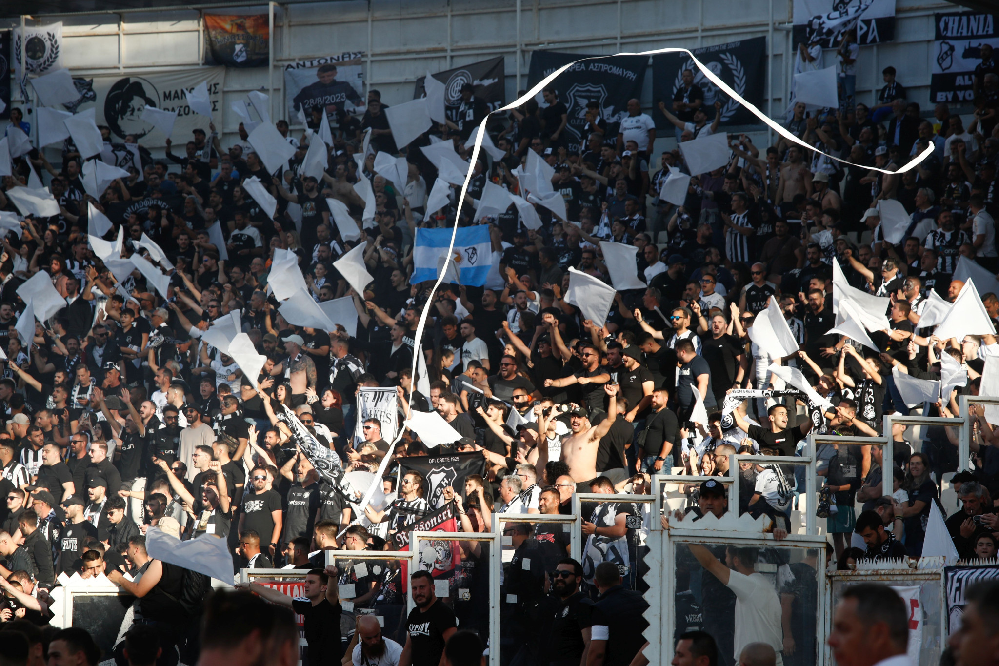 Οι οργανωμένοι οπαδοί του ΟΦΗ ιδρύουν ποδοσφαιρική ομάδα και «κατεβαίνουν» στα τοπικά!