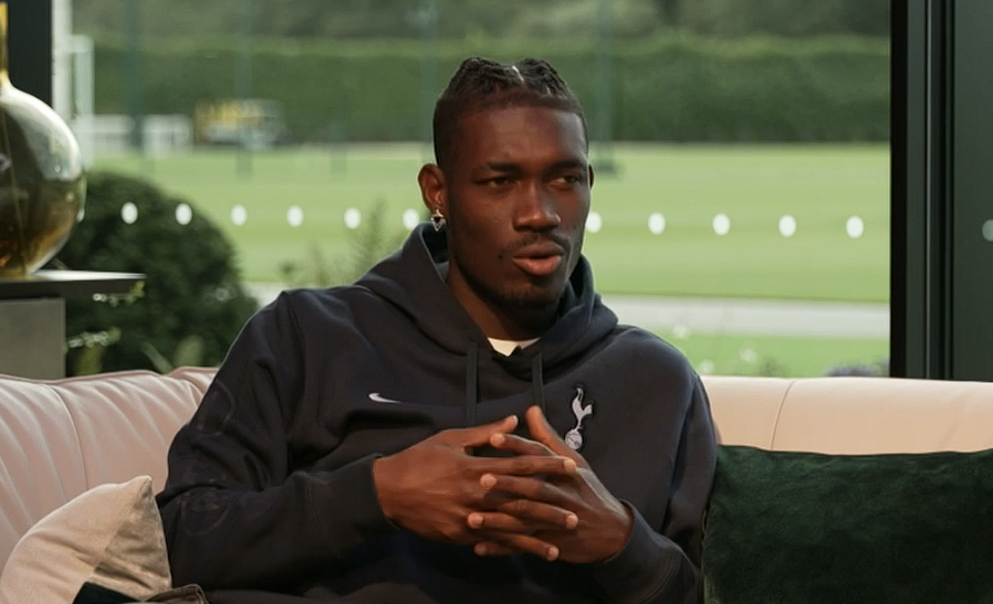 «Τελειώνει» από την Τότεναμ ο Μπισούμα μετά από νέο περιστατικό με... αέριο γέλιου