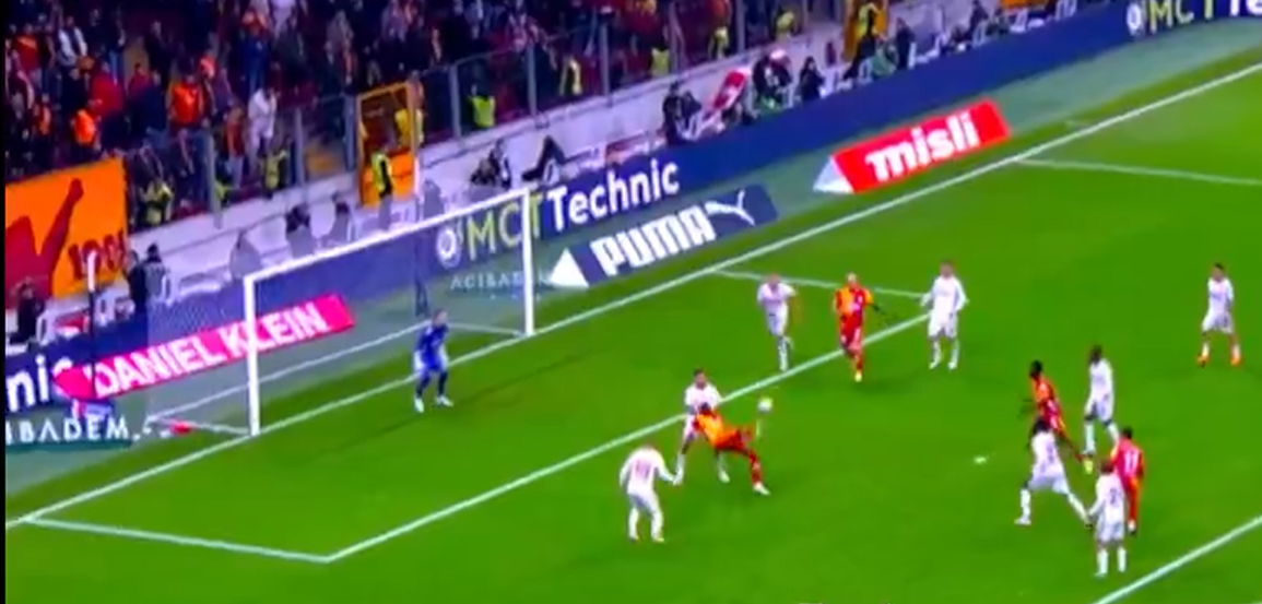 Το απίθανο γκολ με «ψαλιδάκι» του Οσιμέν που «σκότωσε» την Σαμσουνσπόρ (video)