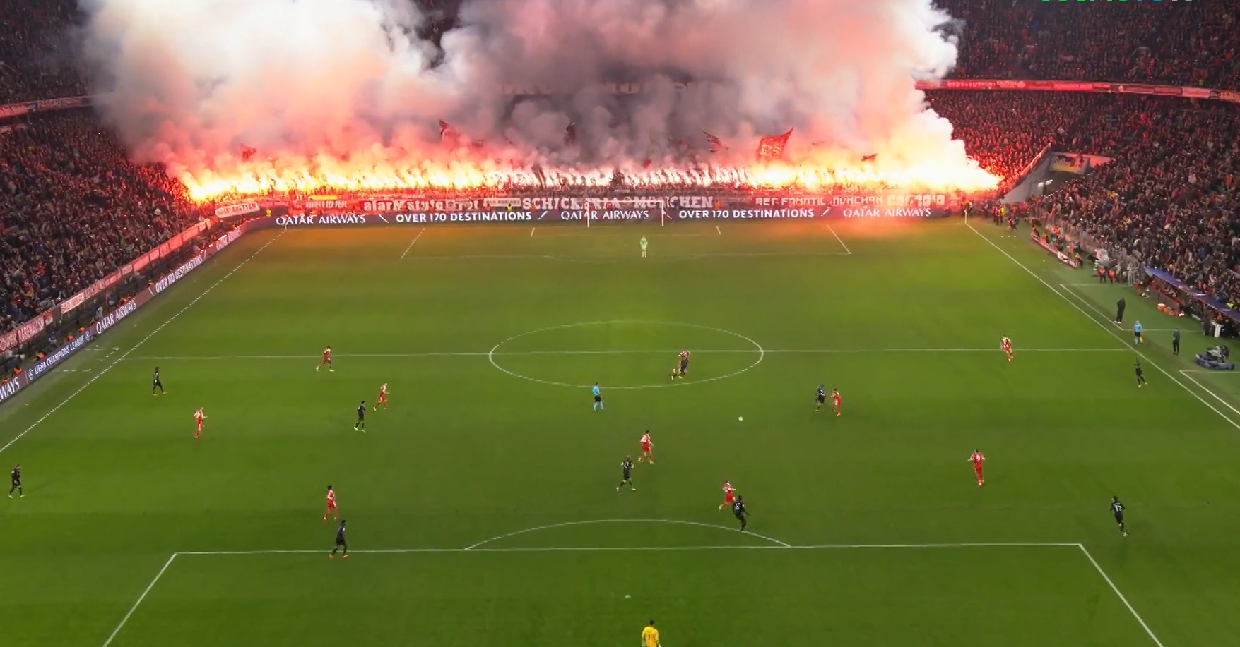 Συμβαίνουν και στις... καλύτερες οικογένειες: Άναψαν καπνογόνα οι οπαδοί της Μπάγερν (video)