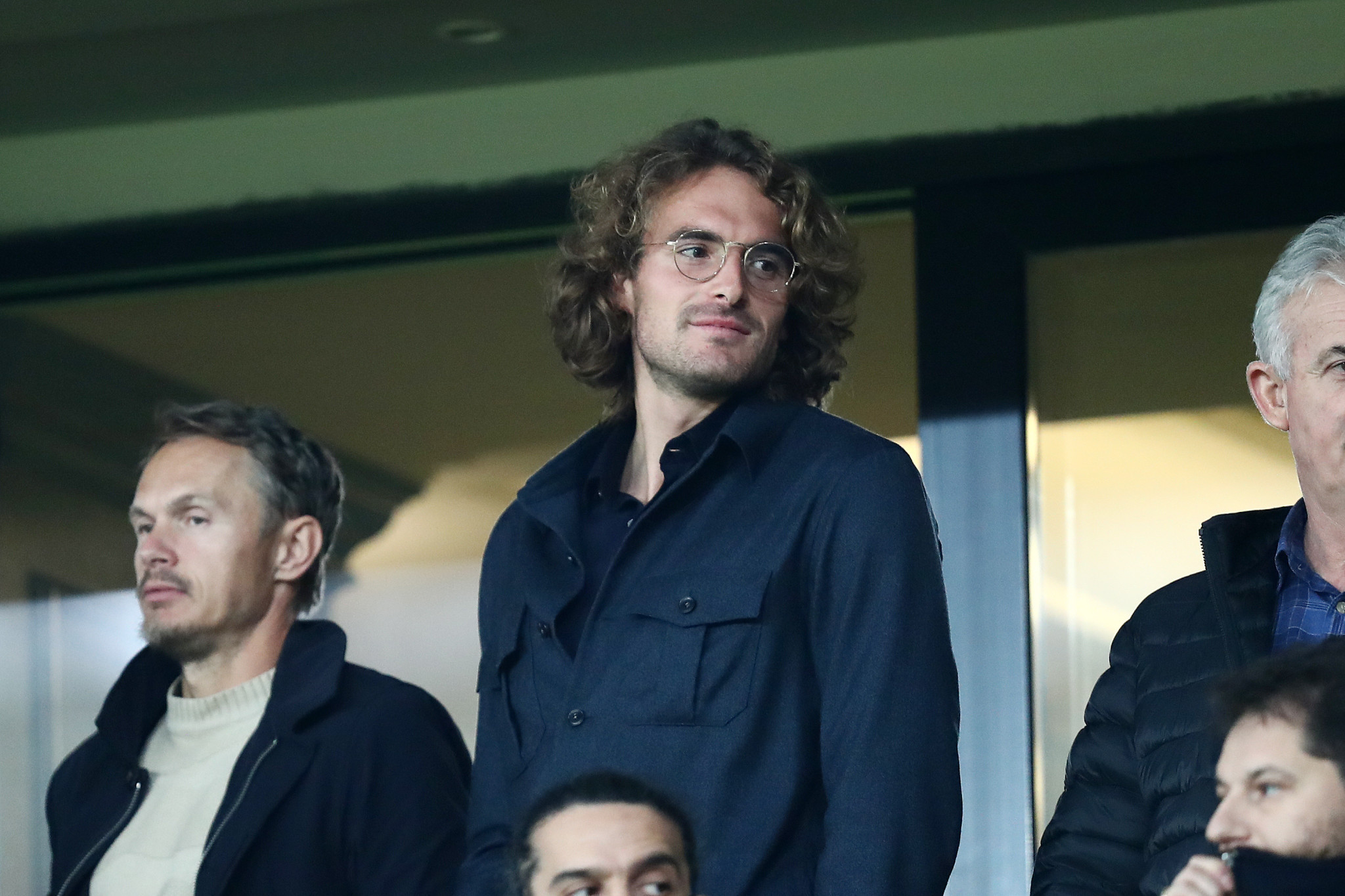 Μέσα στα μέλια ο Τσιτσιπάς - Το τρυφερό φιλί στη νέα σύντροφό του (video)